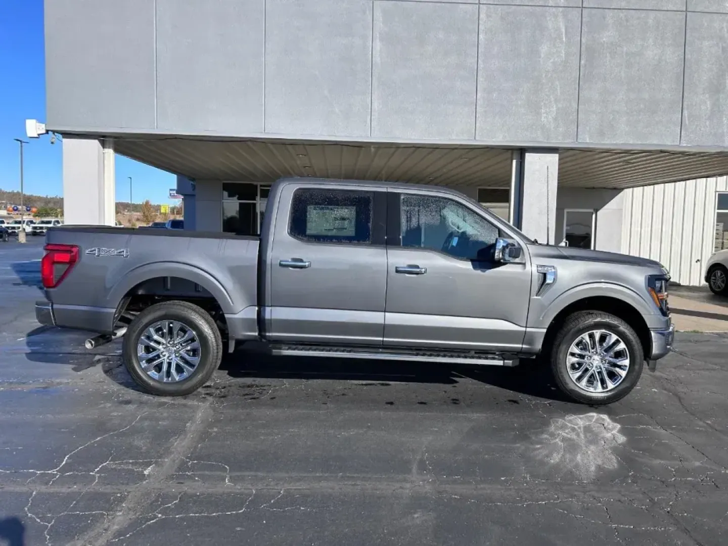 2024 /Black w/Medium Dark Slate Clot Ford F-150 XLT (1FTFW3L52RK) with an 5.0L engine, located at 141 Commercial Dr, Fredericktown, MO, 63645, (573) 783-6432, 37.570087, -90.320648 - ### Discover Your Next Adventure with the 2024 Ford F-150 XLT<br /> <br /> Are you ready to elevate your lifestyle with a powerful truck that can handle everything from daily commutes to weekend getaways? Look no further than our stunning **2024 Ford F-150 XLT** at **Pettus Ford Fredericktown**. Thi - Photo#0