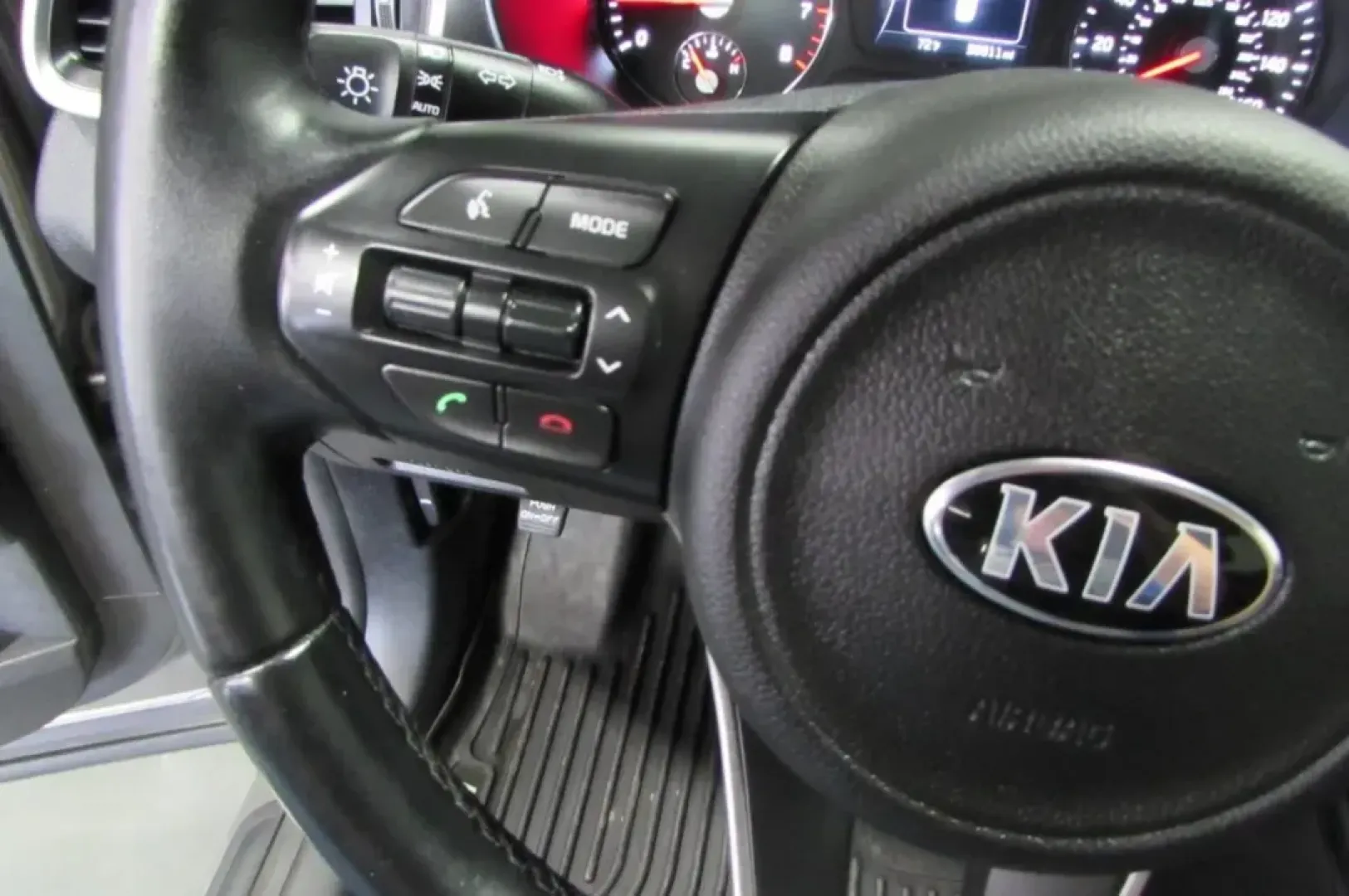 2016 /Satin Black Cloth Kia Sorento LX (5XYPG4A3XGG) with an Other engine, Automatic transmission, located at 12830 Highway 21, De Soto, MO, 63020, (636) 337-7777, 38.153099, -90.573624 - Are you in the market for a vehicle that seamlessly fits into your active lifestyle? Look no further than this stunning 2016 Kia Sorento LX, available now at Pettus CDJR DeSoto. With its spacious interior, impressive fuel efficiency, and advanced safety features, this SUV is ideal for growing famili - Photo#14