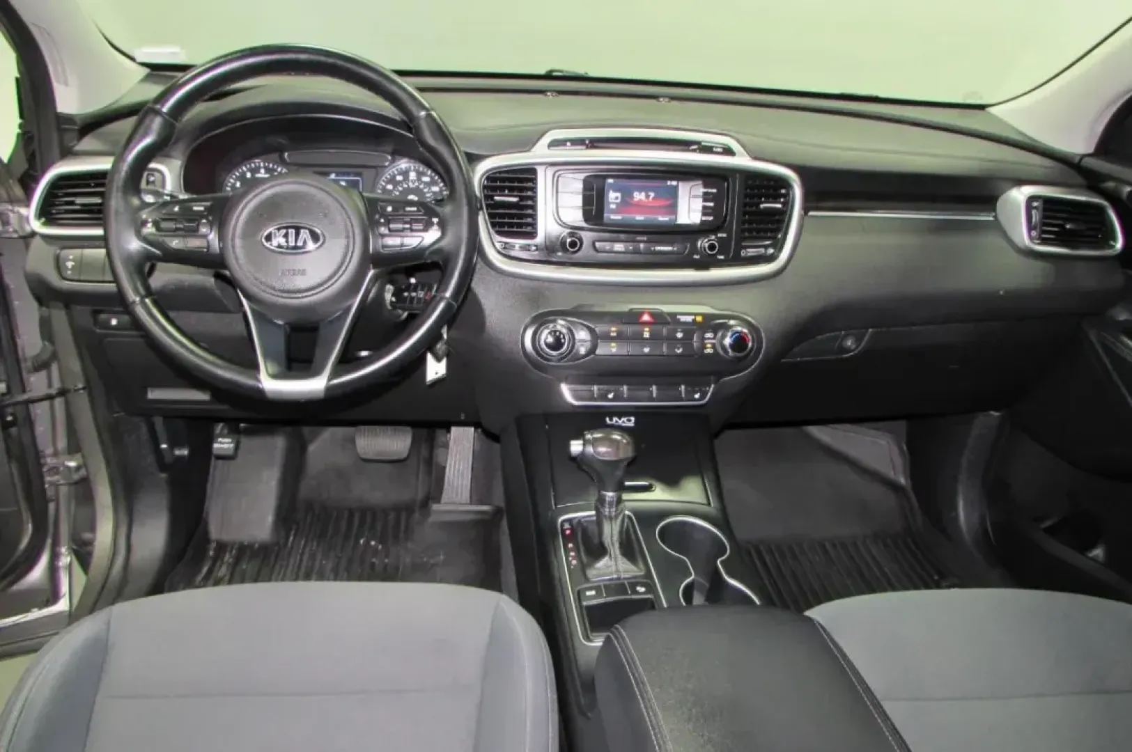 2016 /Satin Black Cloth Kia Sorento LX (5XYPG4A3XGG) with an Other engine, Automatic transmission, located at 12830 Highway 21, De Soto, MO, 63020, (636) 337-7777, 38.153099, -90.573624 - Are you in the market for a vehicle that seamlessly fits into your active lifestyle? Look no further than this stunning 2016 Kia Sorento LX, available now at Pettus CDJR DeSoto. With its spacious interior, impressive fuel efficiency, and advanced safety features, this SUV is ideal for growing famili - Photo#21