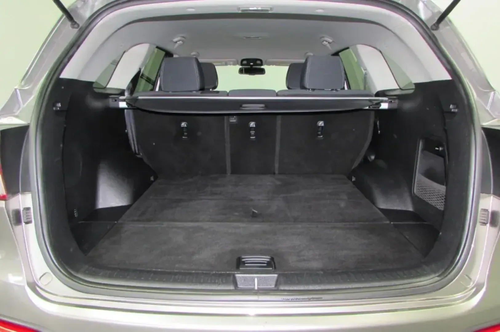 2016 /Satin Black Cloth Kia Sorento LX (5XYPG4A3XGG) with an Other engine, Automatic transmission, located at 12830 Highway 21, De Soto, MO, 63020, (636) 337-7777, 38.153099, -90.573624 - Are you in the market for a vehicle that seamlessly fits into your active lifestyle? Look no further than this stunning 2016 Kia Sorento LX, available now at Pettus CDJR DeSoto. With its spacious interior, impressive fuel efficiency, and advanced safety features, this SUV is ideal for growing famili - Photo#25