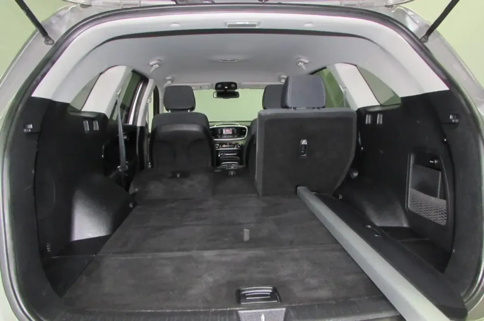 2016 /Satin Black Cloth Kia Sorento LX (5XYPG4A3XGG) with an Other engine, Automatic transmission, located at 12830 Highway 21, De Soto, MO, 63020, (636) 337-7777, 38.153099, -90.573624 - Are you in the market for a vehicle that seamlessly fits into your active lifestyle? Look no further than this stunning 2016 Kia Sorento LX, available now at Pettus CDJR DeSoto. With its spacious interior, impressive fuel efficiency, and advanced safety features, this SUV is ideal for growing famili - Photo#29