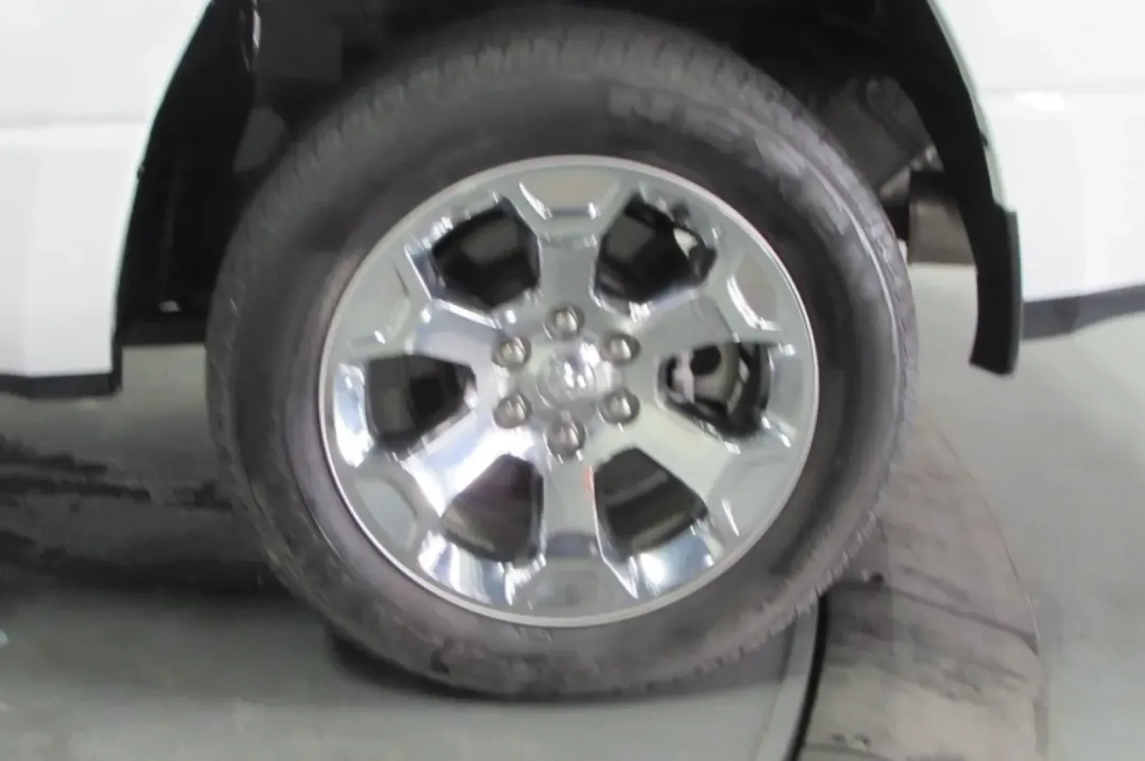2019 /Diesel Gray/Black Cloth Ram 1500 Big Horn/Lone Star (1C6SRFFTXKN) with an Other engine, located at 12836 Highway 21, De Soto, MO, 63020, (636) 337-7777, 38.151867, -90.575615 - Are you in search of a powerful and versatile truck that can handle everything from weekend adventures to daily commutes? Look no further than this stunning 2019 Ram 1500 Big Horn/Lone Star, available now at Pettus Ford De Soto. This exceptional pre-owned truck, with only 33,980 miles, is perfect fo - Photo#10