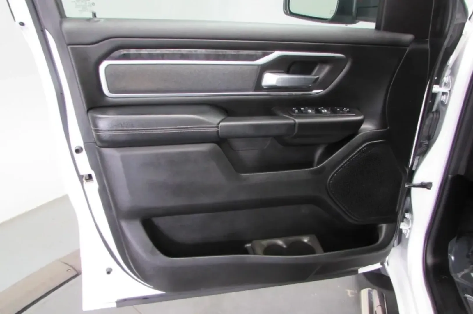 2019 /Diesel Gray/Black Cloth Ram 1500 Big Horn/Lone Star (1C6SRFFTXKN) with an Other engine, located at 12836 Highway 21, De Soto, MO, 63020, (636) 337-7777, 38.151867, -90.575615 - Are you in search of a powerful and versatile truck that can handle everything from weekend adventures to daily commutes? Look no further than this stunning 2019 Ram 1500 Big Horn/Lone Star, available now at Pettus Ford De Soto. This exceptional pre-owned truck, with only 33,980 miles, is perfect fo - Photo#14