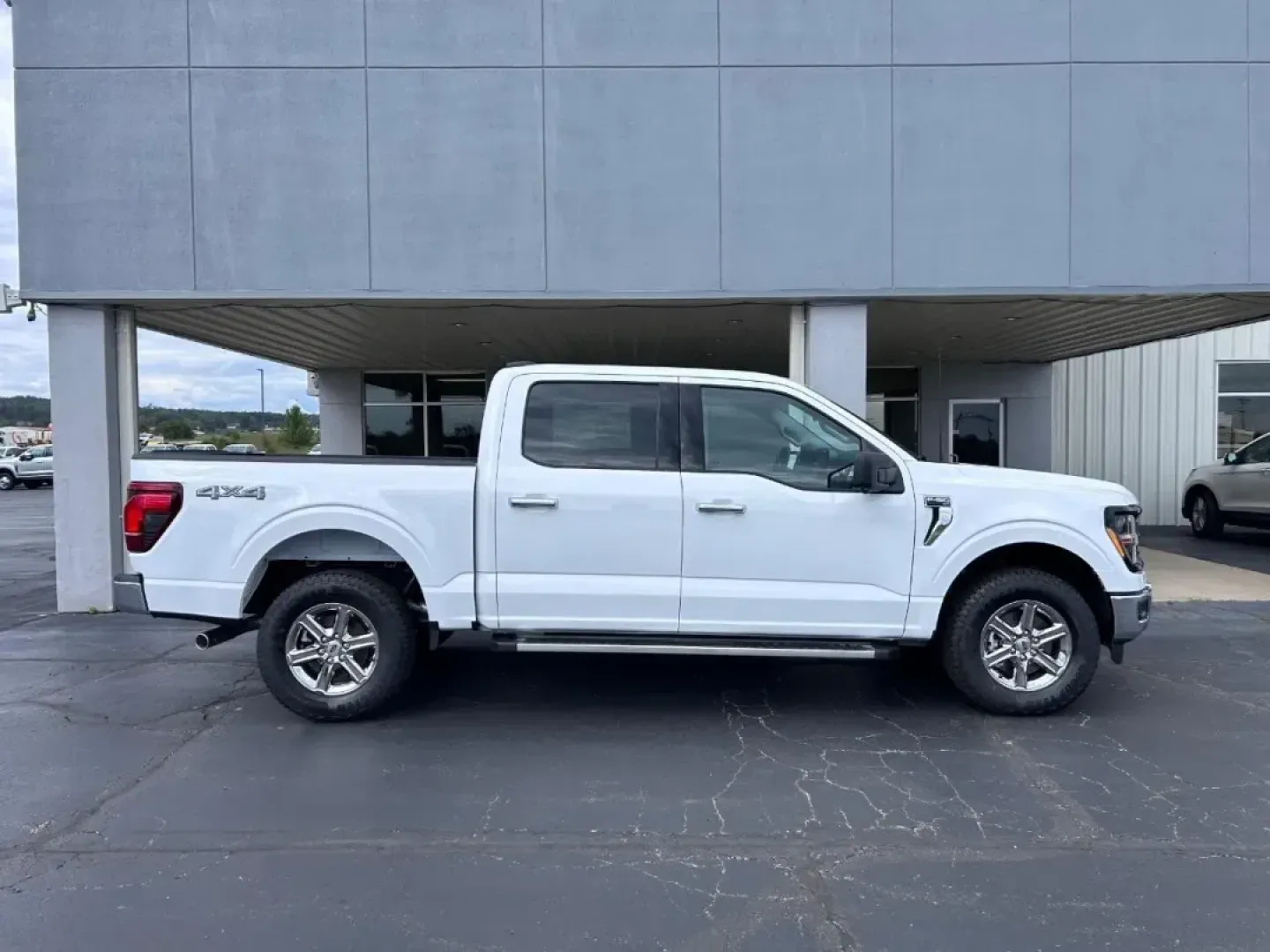 2024 /Black w/Medium Dark Slate Clot Ford F-150 XLT (1FTFW3L56RK) with an 5.0L engine, located at 141 Commercial Dr, Fredericktown, MO, 63645, (573) 783-6432, 37.570087, -90.320648 - **Adventure Awaits with the 2024 Ford F-150 XLT Perfect for Every Journey!**<br /> <br /> Are you ready to elevate your outdoor escapades or tackle your daily commute with ease? Look no further than the 2024 Ford F-150 XLT available at Pettus Ford Fredericktown! Nestled in vibrant Fredericktown, MO - Photo#0