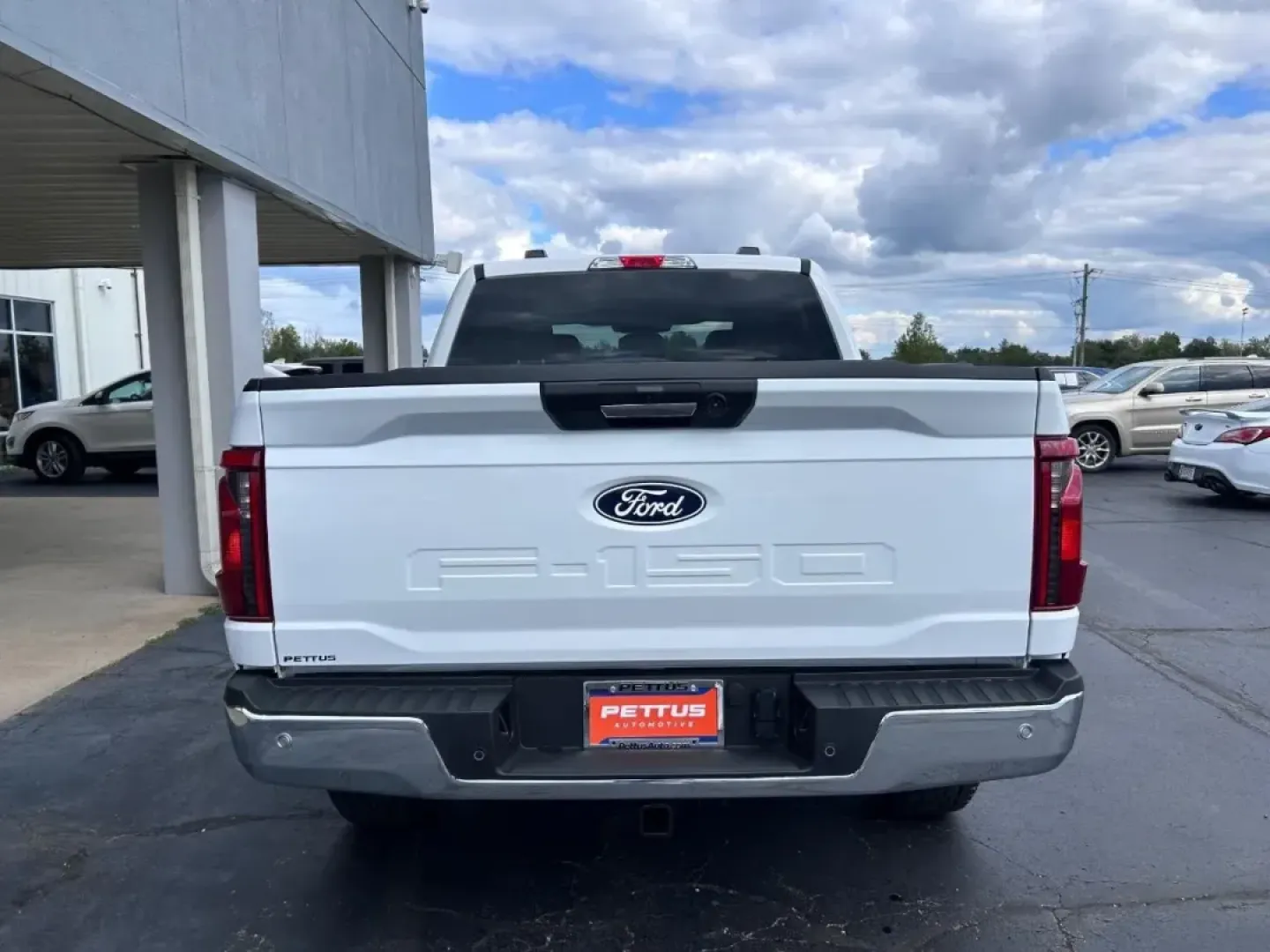 2024 /Black w/Medium Dark Slate Clot Ford F-150 XLT (1FTFW3L56RK) with an 5.0L engine, located at 141 Commercial Dr, Fredericktown, MO, 63645, (573) 783-6432, 37.570087, -90.320648 - **Adventure Awaits with the 2024 Ford F-150 XLT Perfect for Every Journey!**<br /> <br /> Are you ready to elevate your outdoor escapades or tackle your daily commute with ease? Look no further than the 2024 Ford F-150 XLT available at Pettus Ford Fredericktown! Nestled in vibrant Fredericktown, MO - Photo#2