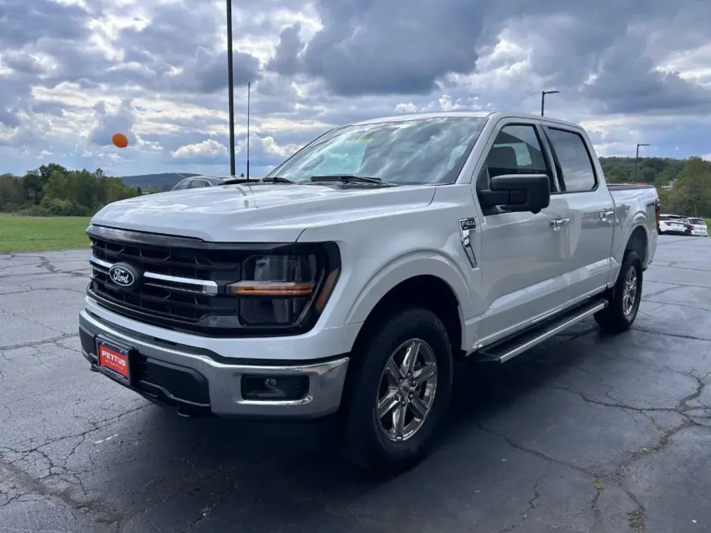 2024 /Black w/Medium Dark Slate Clot Ford F-150 XLT (1FTFW3L56RK) with an 5.0L engine, located at 141 Commercial Dr, Fredericktown, MO, 63645, (573) 783-6432, 37.570087, -90.320648 - **Adventure Awaits with the 2024 Ford F-150 XLT Perfect for Every Journey!**<br /> <br /> Are you ready to elevate your outdoor escapades or tackle your daily commute with ease? Look no further than the 2024 Ford F-150 XLT available at Pettus Ford Fredericktown! Nestled in vibrant Fredericktown, MO - Photo#5