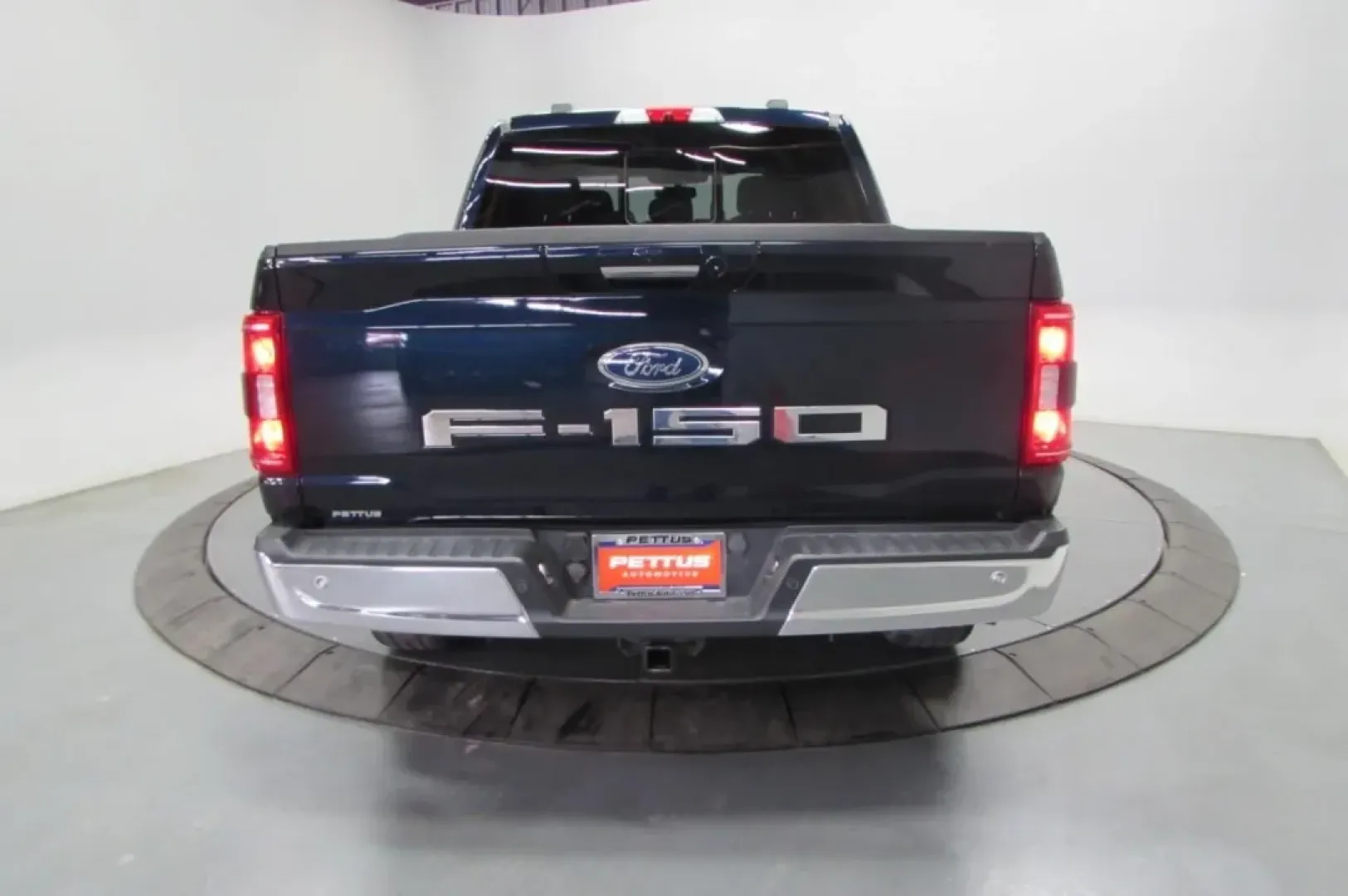 2021 /Black/Medium Dark Slate Ford F-150 XLT (1FTFW1ED8MF) with an Other engine, located at 12836 Highway 21, De Soto, MO, 63020, (636) 337-7777, 38.151867, -90.575615 - **Unleash Your Adventures with the 2021 Ford F-150 XLT at Pettus Ford De Soto!**<br /> <br /> Are you ready to take your weekend adventures and daily commuting to the next level? Look no further than the 2021 Ford F-150 XLT, available now at Pettus Ford De Soto in De Soto, MO! This reliable and rugg - Photo#6
