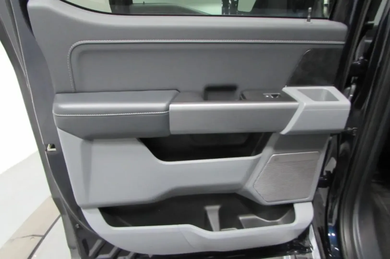 2021 /Black/Medium Dark Slate Ford F-150 XLT (1FTFW1ED8MF) with an Other engine, located at 12836 Highway 21, De Soto, MO, 63020, (636) 337-7777, 38.151867, -90.575615 - **Unleash Your Adventures with the 2021 Ford F-150 XLT at Pettus Ford De Soto!**<br /> <br /> Are you ready to take your weekend adventures and daily commuting to the next level? Look no further than the 2021 Ford F-150 XLT, available now at Pettus Ford De Soto in De Soto, MO! This reliable and rugg - Photo#25
