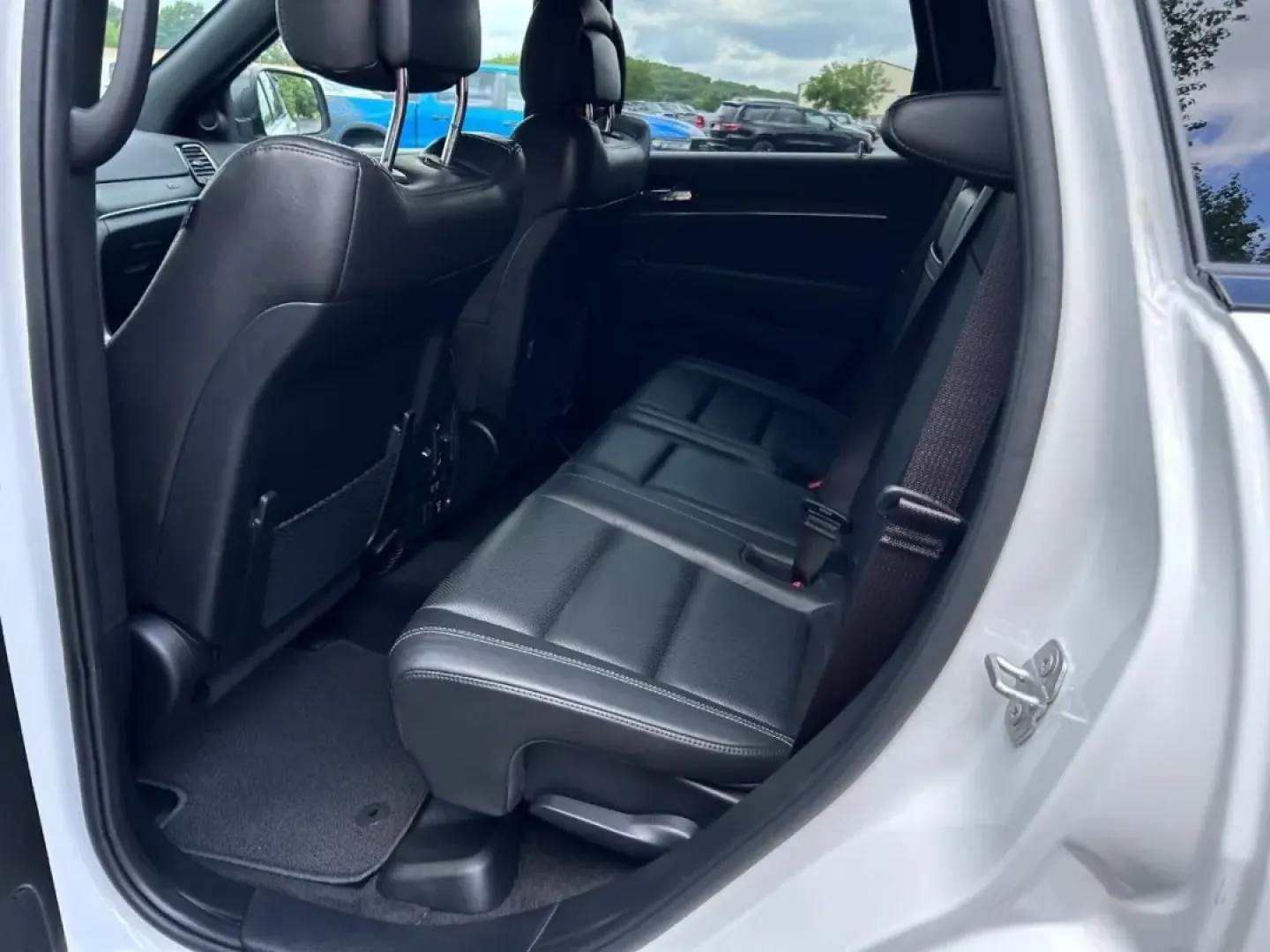 2021 /Black Leather Jeep Grand Cherokee 80th Anniversary Edition (1C4RJFBG0MC) with an 3.6L V6 24V VVT UPG I engine, Automatic transmission, located at 970 Woodlawn Dr., Farmington, MO, 63640, (573) 431-7800, 37.825642, -90.468674 - **Adventure Awaits with the 2021 Jeep Grand Cherokee 80th Anniversary Edition!**<br /> <br /> Are you ready to elevate your weekend adventures or tackle your daily commute with confidence? The 2021 Jeep Grand Cherokee 80th Anniversary Edition is designed for those who crave both comfort and capabili - Photo#7