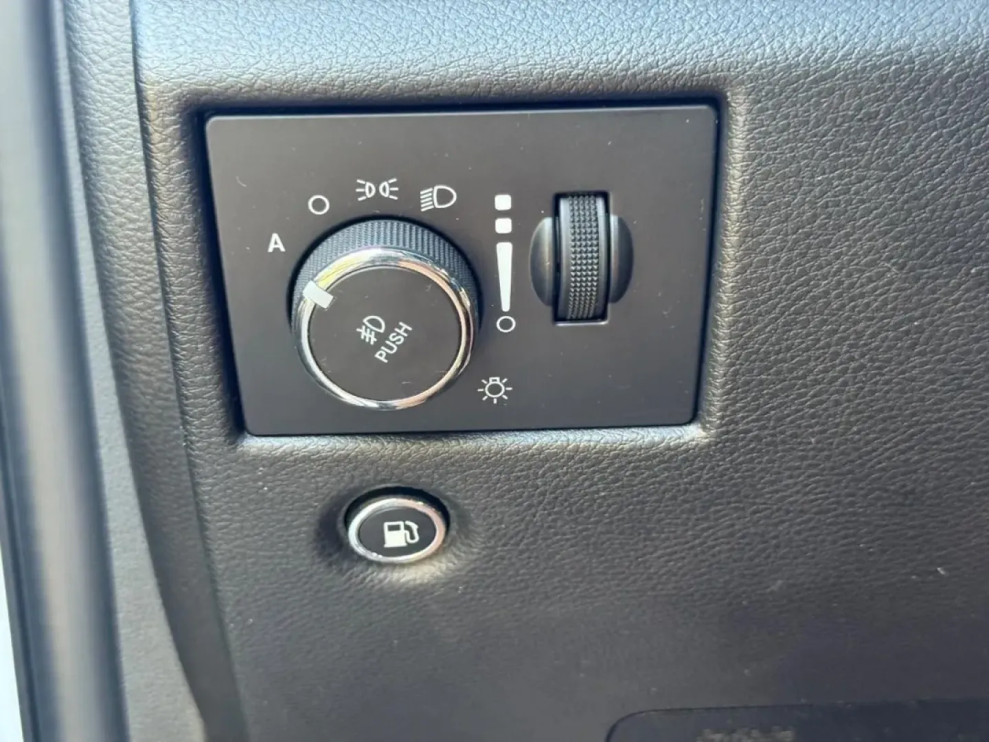 2021 /Black Leather Jeep Grand Cherokee 80th Anniversary Edition (1C4RJFBG6MC) with an 3.6L V6 24V VVT UPG I engine, Automatic transmission, located at 970 Woodlawn Dr., Farmington, MO, 63640, (573) 431-7800, 37.825642, -90.468674 - Unleash your sense of adventure with the perfect blend of style, comfort, and capability-meet the 2021 Jeep Grand Cherokee 80th Anniversary Edition, available now at Pettus CDJR Farmington. Located in the heart of Farmington, MO, at 970 Woodlawn Drive, we are proud to be your trusted OEM dealership - Photo#24
