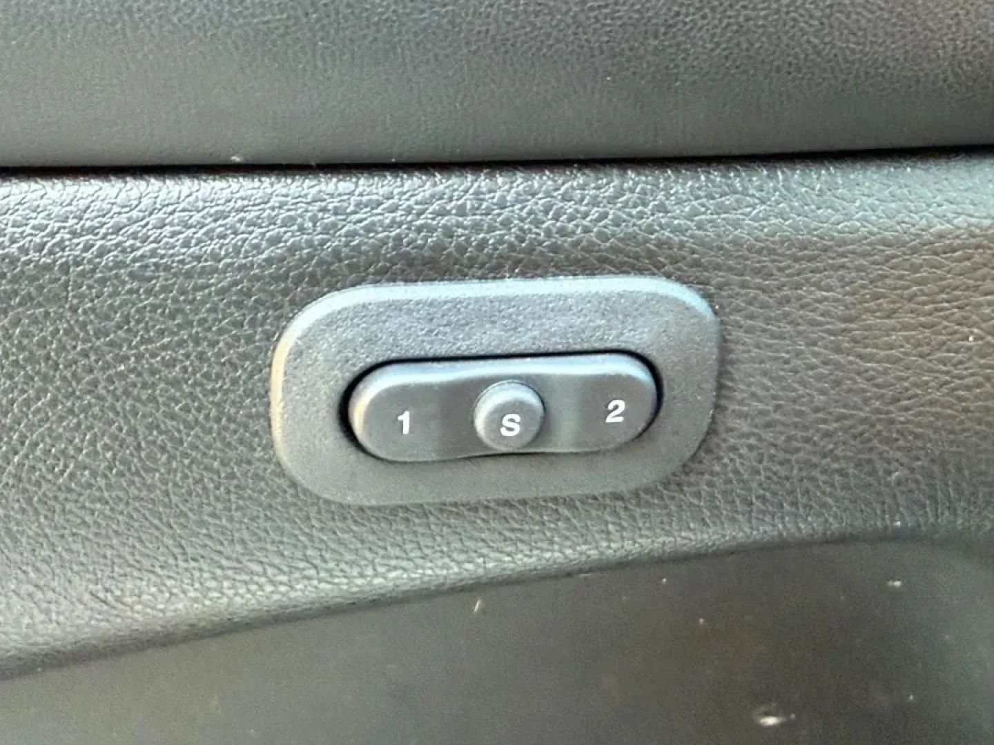 2021 /Black Leather Jeep Grand Cherokee 80th Anniversary Edition (1C4RJFBG6MC) with an 3.6L V6 24V VVT UPG I engine, Automatic transmission, located at 970 Woodlawn Dr., Farmington, MO, 63640, (573) 431-7800, 37.825642, -90.468674 - Unleash your sense of adventure with the perfect blend of style, comfort, and capability-meet the 2021 Jeep Grand Cherokee 80th Anniversary Edition, available now at Pettus CDJR Farmington. Located in the heart of Farmington, MO, at 970 Woodlawn Drive, we are proud to be your trusted OEM dealership - Photo#26