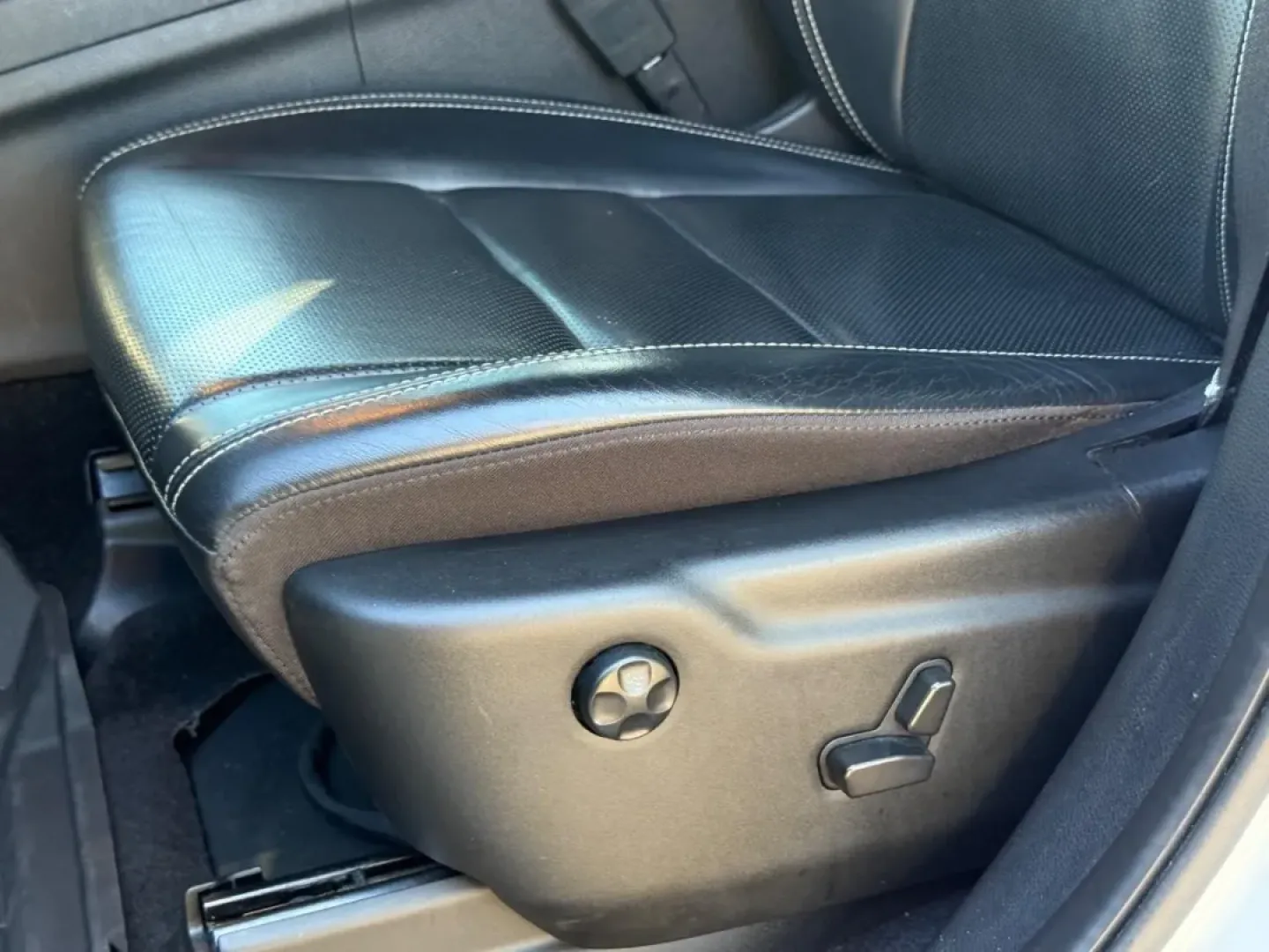 2021 /Black Leather Jeep Grand Cherokee 80th Anniversary Edition (1C4RJFBG6MC) with an 3.6L V6 24V VVT UPG I engine, Automatic transmission, located at 970 Woodlawn Dr., Farmington, MO, 63640, (573) 431-7800, 37.825642, -90.468674 - Unleash your sense of adventure with the perfect blend of style, comfort, and capability-meet the 2021 Jeep Grand Cherokee 80th Anniversary Edition, available now at Pettus CDJR Farmington. Located in the heart of Farmington, MO, at 970 Woodlawn Drive, we are proud to be your trusted OEM dealership - Photo#27