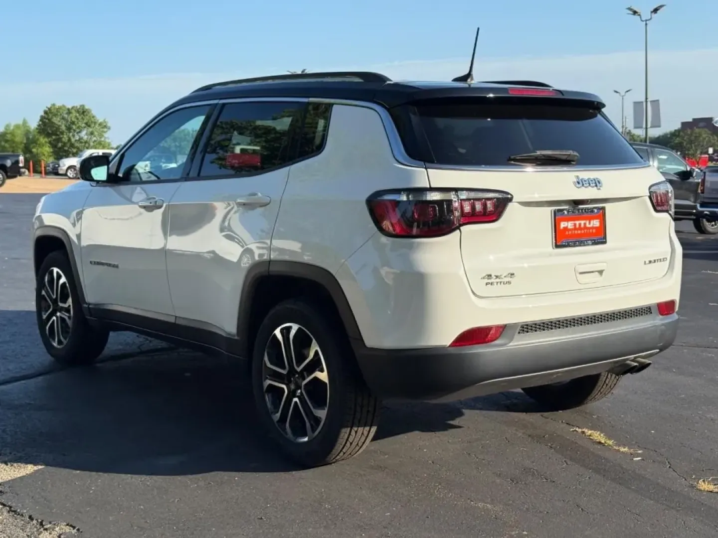 2022 /Black Leather Jeep Compass Limited (3C4NJDCB2NT) with an 2.4L I4 Zero Evap M-Air engine, Automatic transmission, located at 970 Woodlawn Dr., Farmington, MO, 63640, (573) 431-7800, 37.825642, -90.468674 - **Discover Your Next Adventure with the 2022 Jeep Compass Limited!**<br /> <br /> Are you ready to elevate your driving experience? Whether you're navigating the bustling streets of Farmington or embarking on an off-road adventure, the 2022 Jeep Compass Limited is your perfect companion. This stylis - Photo#4