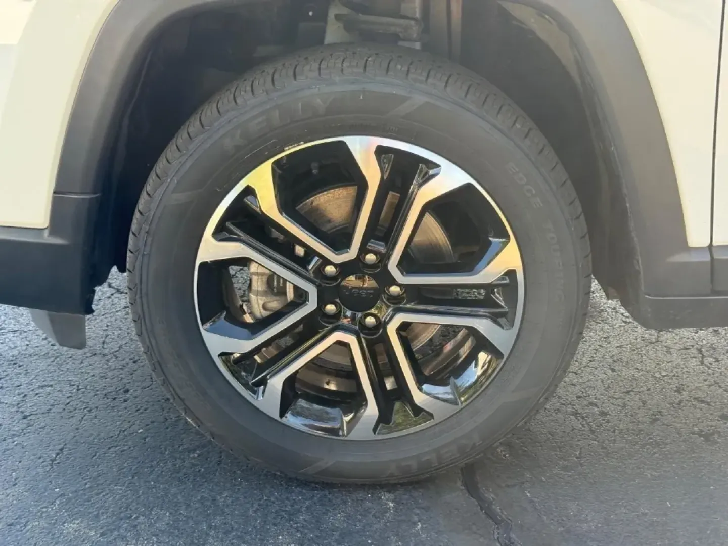 2022 /Black Leather Jeep Compass Limited (3C4NJDCB2NT) with an 2.4L I4 Zero Evap M-Air engine, Automatic transmission, located at 970 Woodlawn Dr., Farmington, MO, 63640, (573) 431-7800, 37.825642, -90.468674 - **Discover Your Next Adventure with the 2022 Jeep Compass Limited!**<br /> <br /> Are you ready to elevate your driving experience? Whether you're navigating the bustling streets of Farmington or embarking on an off-road adventure, the 2022 Jeep Compass Limited is your perfect companion. This stylis - Photo#6