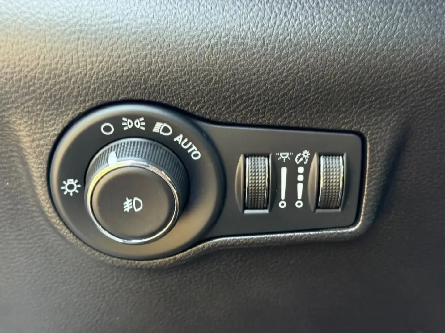 2022 /Black Leather Jeep Compass Limited (3C4NJDCB2NT) with an 2.4L I4 Zero Evap M-Air engine, Automatic transmission, located at 970 Woodlawn Dr., Farmington, MO, 63640, (573) 431-7800, 37.825642, -90.468674 - **Discover Your Next Adventure with the 2022 Jeep Compass Limited!**<br /> <br /> Are you ready to elevate your driving experience? Whether you're navigating the bustling streets of Farmington or embarking on an off-road adventure, the 2022 Jeep Compass Limited is your perfect companion. This stylis - Photo#21