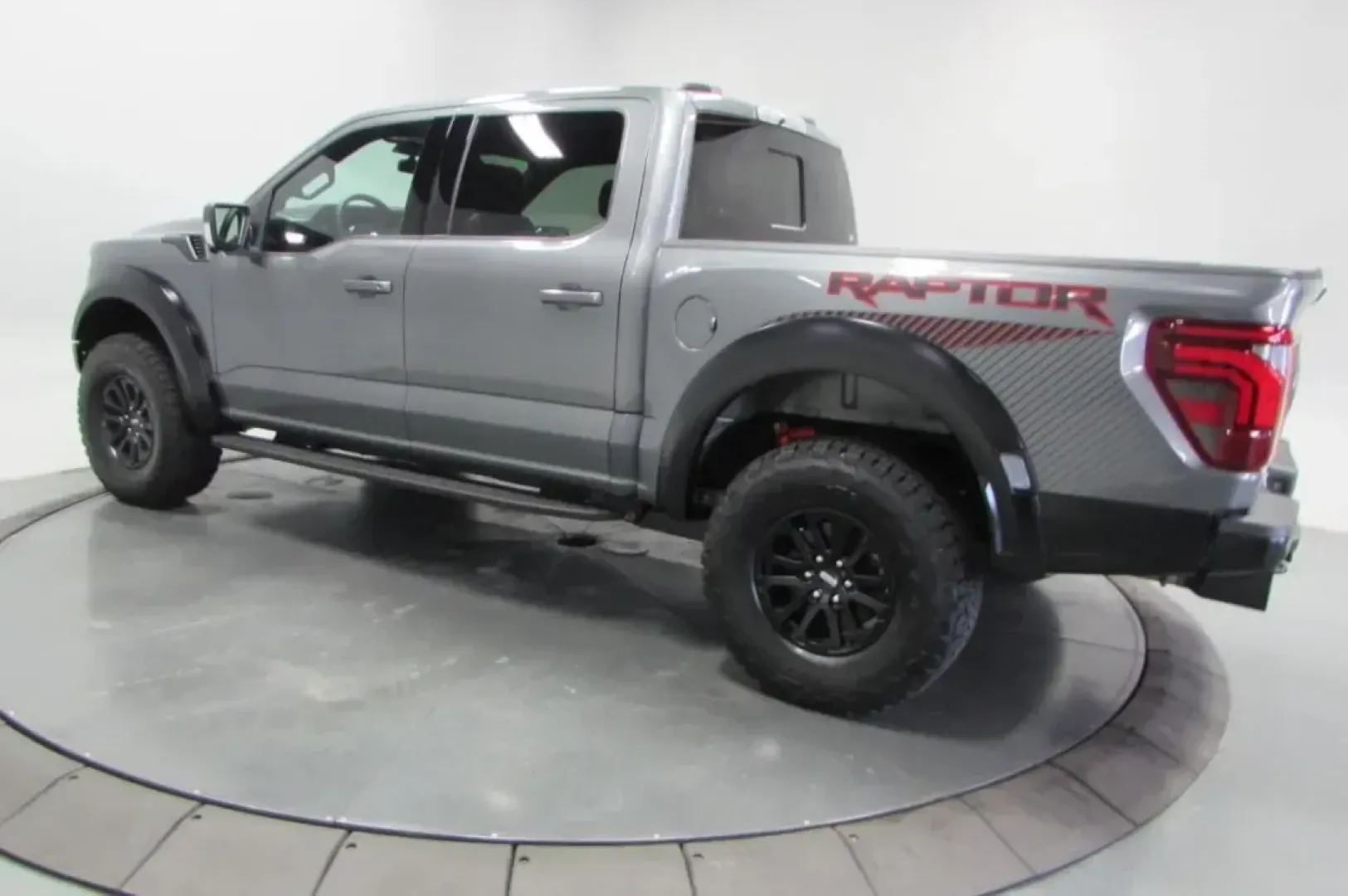 2025 /Black Leather Ford F-150 Raptor (1FTFW1RG6SF) with an 3.5L V6 EcoBoost High Output engine, Automatic transmission, located at 12836 Highway 21, De Soto, MO, 63020, (636) 337-7777, 38.151867, -90.575615 - **Unleash Adventure with the 2025 Ford F-150 Raptor at Pettus Ford De Soto!**<br /> <br /> Are you ready to elevate your lifestyle and redefine your adventures? The 2025 Ford F-150 Raptor is not just a truck; it's a powerhouse designed for those who crave thrilling road trips, weekend getaways, or s - Photo#4