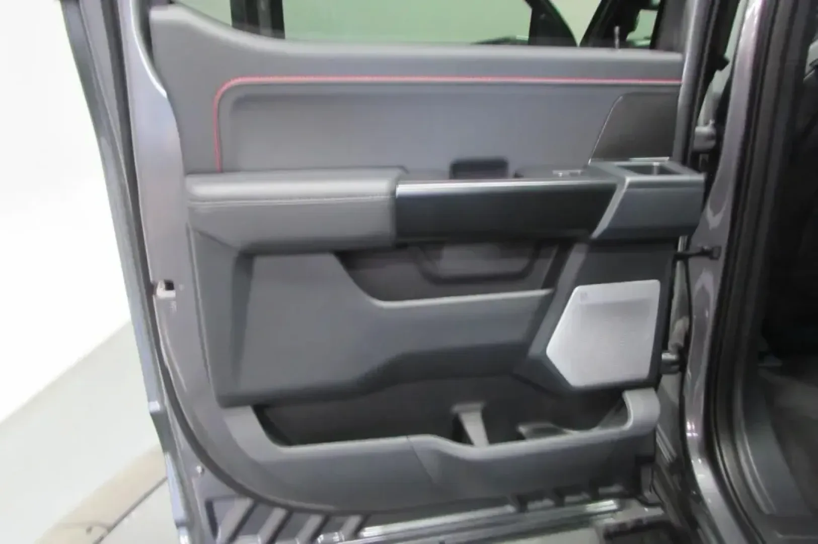 2025 /Black Leather Ford F-150 Raptor (1FTFW1RG6SF) with an 3.5L V6 EcoBoost High Output engine, Automatic transmission, located at 12836 Highway 21, De Soto, MO, 63020, (636) 337-7777, 38.151867, -90.575615 - **Unleash Adventure with the 2025 Ford F-150 Raptor at Pettus Ford De Soto!**<br /> <br /> Are you ready to elevate your lifestyle and redefine your adventures? The 2025 Ford F-150 Raptor is not just a truck; it's a powerhouse designed for those who crave thrilling road trips, weekend getaways, or s - Photo#32