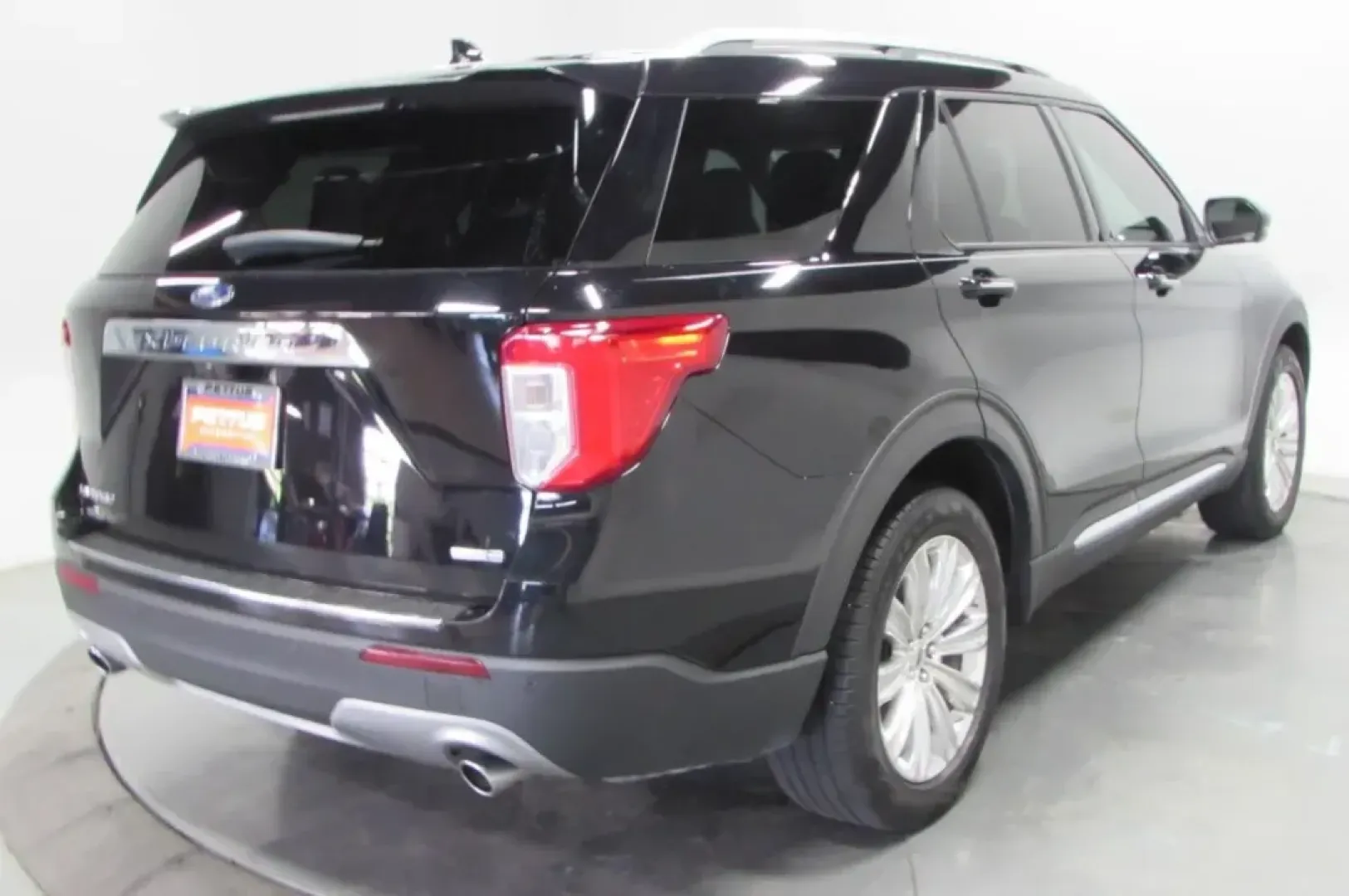 2020 /Ebony Leather Ford Explorer Limited (1FMSK8FH9LG) with an Other engine, located at 12836 Highway 21, De Soto, MO, 63020, (636) 337-7777, 38.151867, -90.575615 - **Unleash Adventure with the 2020 Ford Explorer Limited Perfect for Growing Families in De Soto, MO!**<br /> <br /> Are you ready to elevate your family adventures and daily commutes? The 2020 Ford Explorer Limited is your ticket to comfort, style, and reliability. With spacious seating for up to s - Photo#6