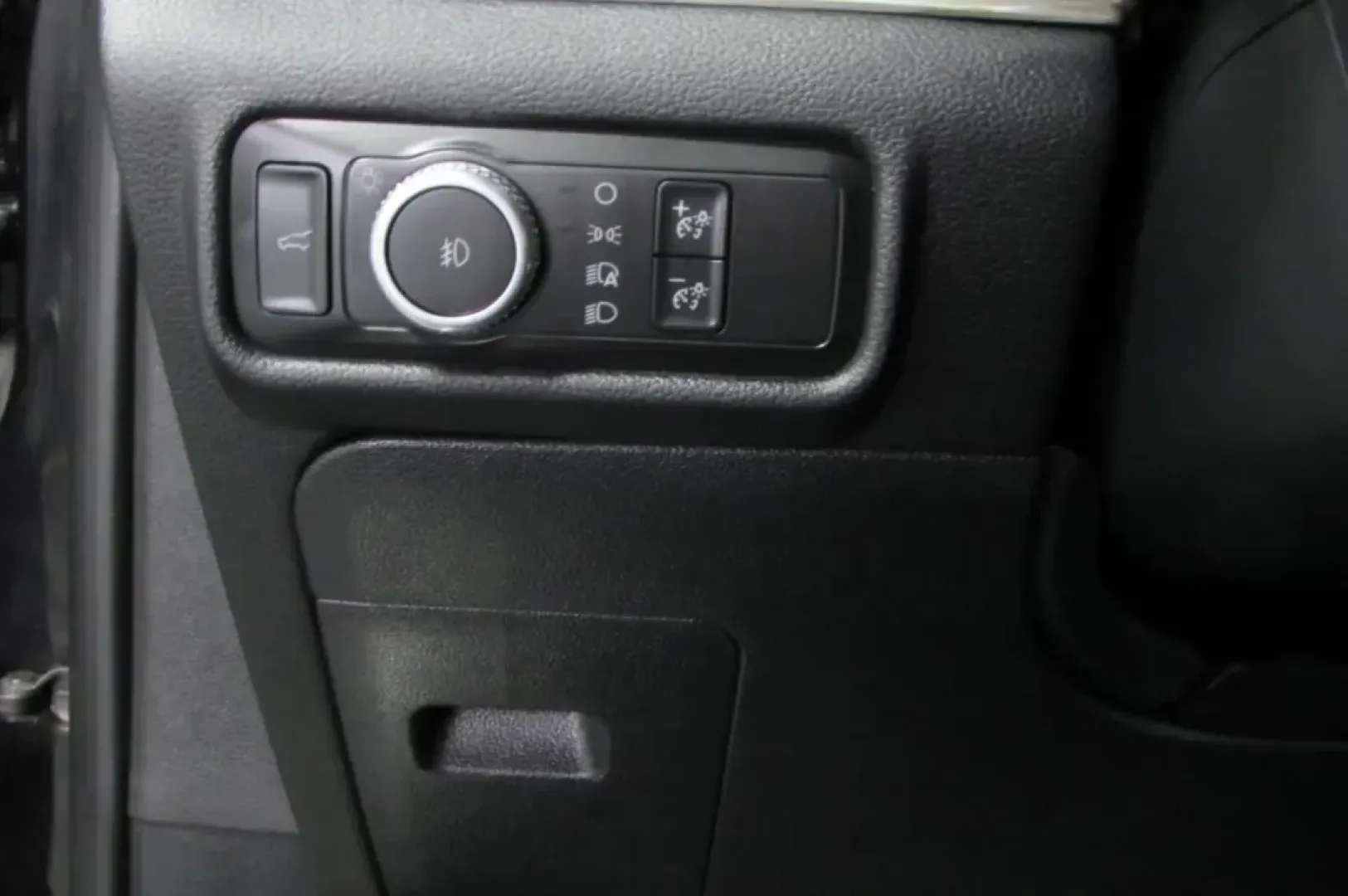 2020 /Ebony Leather Ford Explorer Limited (1FMSK8FH9LG) with an Other engine, located at 12836 Highway 21, De Soto, MO, 63020, (636) 337-7777, 38.151867, -90.575615 - **Unleash Adventure with the 2020 Ford Explorer Limited Perfect for Growing Families in De Soto, MO!**<br /> <br /> Are you ready to elevate your family adventures and daily commutes? The 2020 Ford Explorer Limited is your ticket to comfort, style, and reliability. With spacious seating for up to s - Photo#12