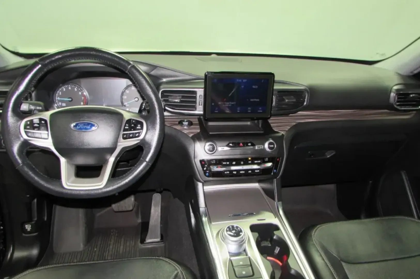 2020 /Ebony Leather Ford Explorer Limited (1FMSK8FH9LG) with an Other engine, located at 12836 Highway 21, De Soto, MO, 63020, (636) 337-7777, 38.151867, -90.575615 - **Unleash Adventure with the 2020 Ford Explorer Limited Perfect for Growing Families in De Soto, MO!**<br /> <br /> Are you ready to elevate your family adventures and daily commutes? The 2020 Ford Explorer Limited is your ticket to comfort, style, and reliability. With spacious seating for up to s - Photo#22