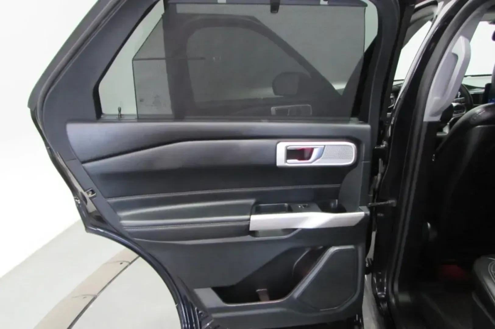 2020 /Ebony Leather Ford Explorer Limited (1FMSK8FH9LG) with an Other engine, located at 12836 Highway 21, De Soto, MO, 63020, (636) 337-7777, 38.151867, -90.575615 - **Unleash Adventure with the 2020 Ford Explorer Limited Perfect for Growing Families in De Soto, MO!**<br /> <br /> Are you ready to elevate your family adventures and daily commutes? The 2020 Ford Explorer Limited is your ticket to comfort, style, and reliability. With spacious seating for up to s - Photo#23