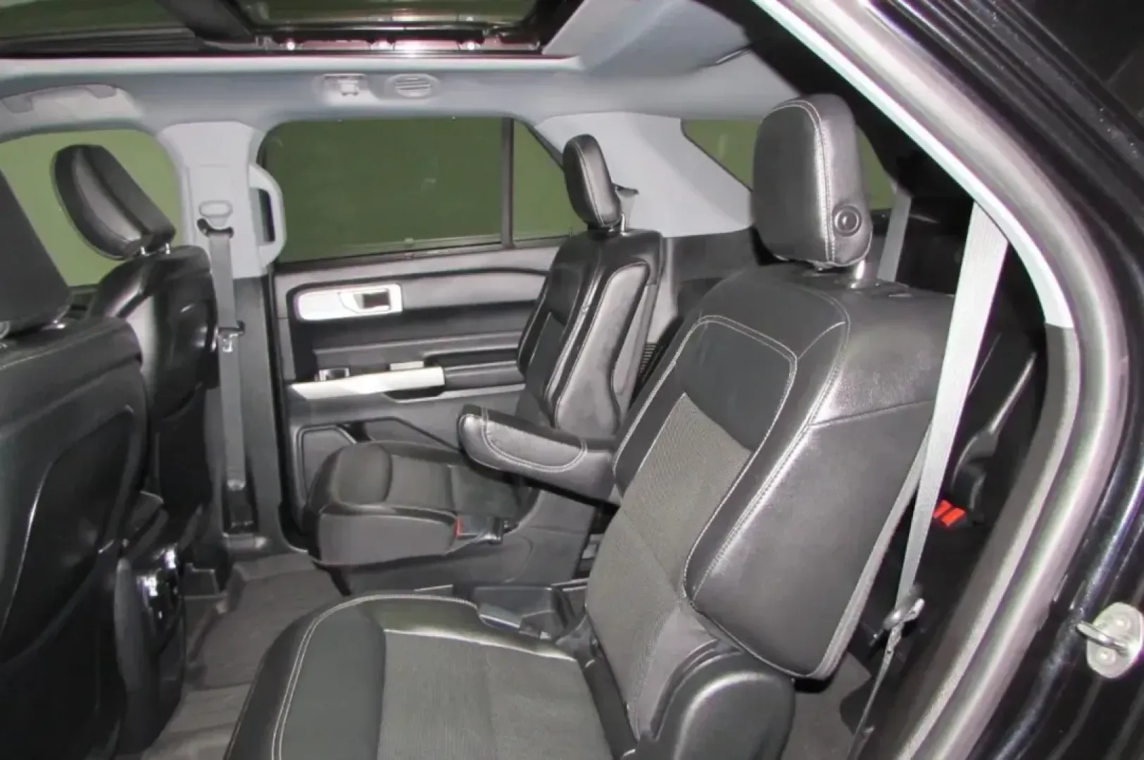 2020 /Ebony Leather Ford Explorer Limited (1FMSK8FH9LG) with an Other engine, located at 12836 Highway 21, De Soto, MO, 63020, (636) 337-7777, 38.151867, -90.575615 - **Unleash Adventure with the 2020 Ford Explorer Limited Perfect for Growing Families in De Soto, MO!**<br /> <br /> Are you ready to elevate your family adventures and daily commutes? The 2020 Ford Explorer Limited is your ticket to comfort, style, and reliability. With spacious seating for up to s - Photo#24