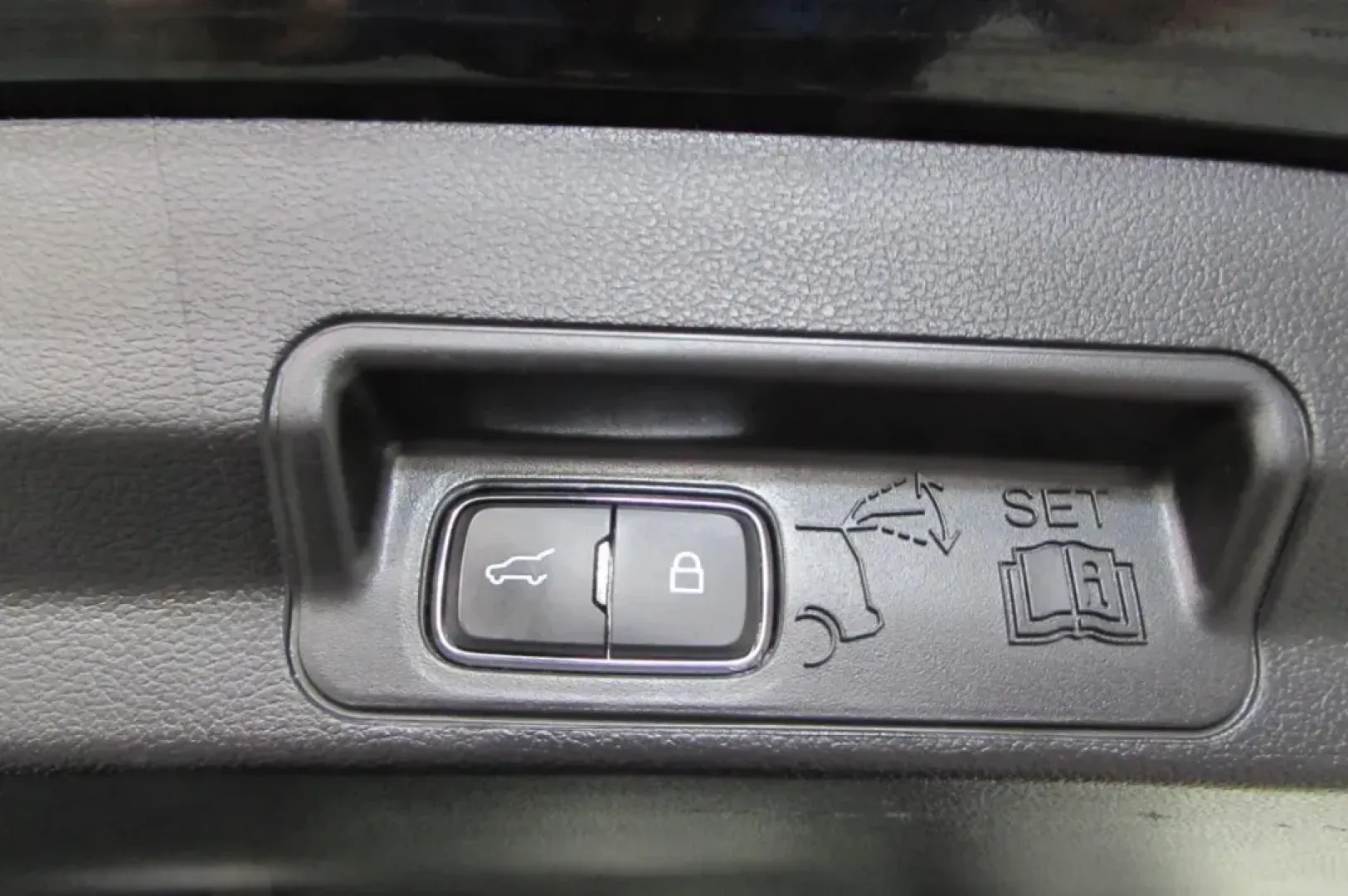 2020 /Ebony Leather Ford Explorer Limited (1FMSK8FH9LG) with an Other engine, located at 12836 Highway 21, De Soto, MO, 63020, (636) 337-7777, 38.151867, -90.575615 - **Unleash Adventure with the 2020 Ford Explorer Limited Perfect for Growing Families in De Soto, MO!**<br /> <br /> Are you ready to elevate your family adventures and daily commutes? The 2020 Ford Explorer Limited is your ticket to comfort, style, and reliability. With spacious seating for up to s - Photo#31