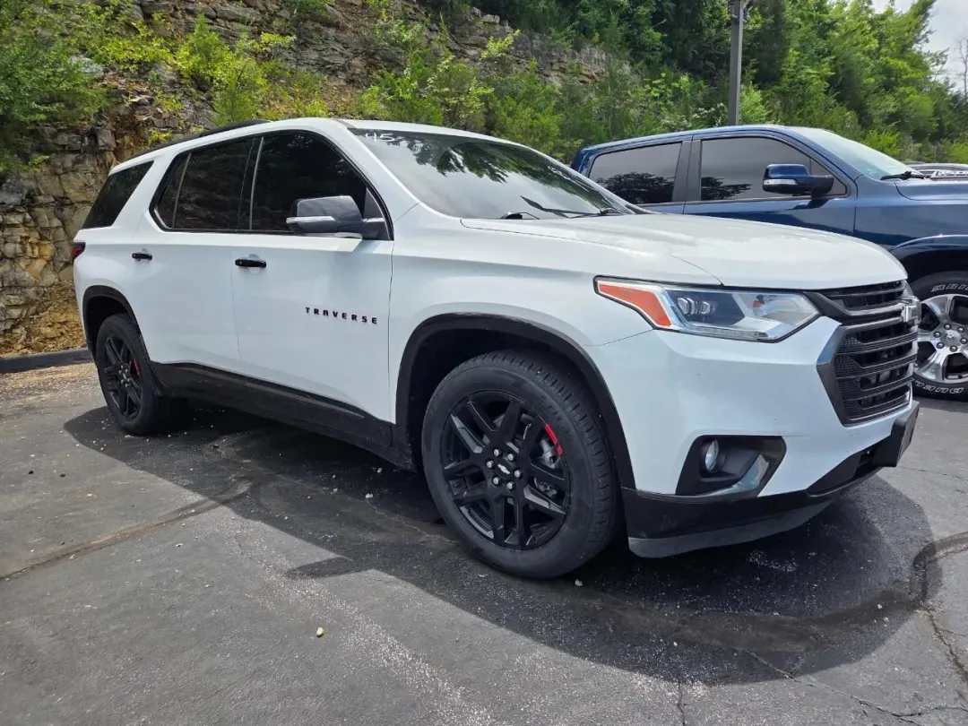 photo of 2021 Chevrolet Traverse Premier