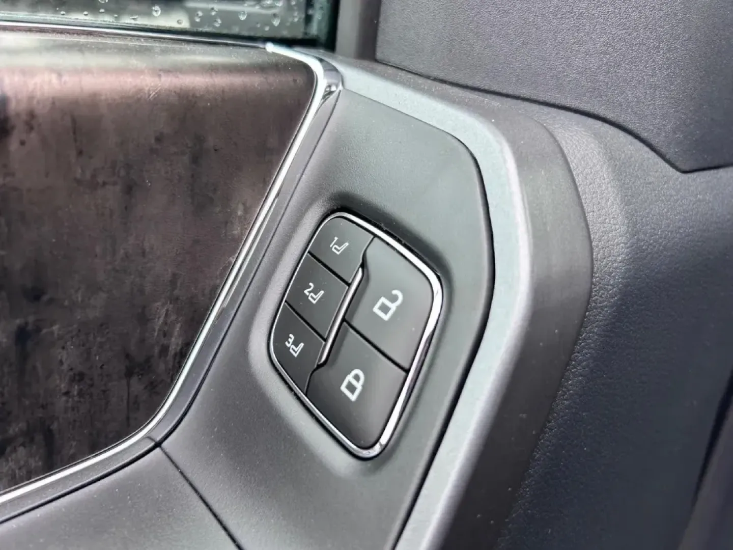 2025 /Black Onyx Leather Ford F-350SD LARIAT (1FT8W3BT6SE) with an 6.7L Turbocharged engine, located at 141 Commercial Dr, Fredericktown, MO, 63645, (573) 783-6432, 37.570087, -90.320648 - **Unleash Your Adventures with the 2025 Ford F-350SD LARIAT at Pettus Ford Fredericktown!**<br /> <br /> Are you ready to elevate your daily commute or weekend adventures? The 2025 Ford F-350SD LARIAT is not just a truck; it's a lifestyle choice. Perfect for anyone from busy parents needing a reliab - Photo#18