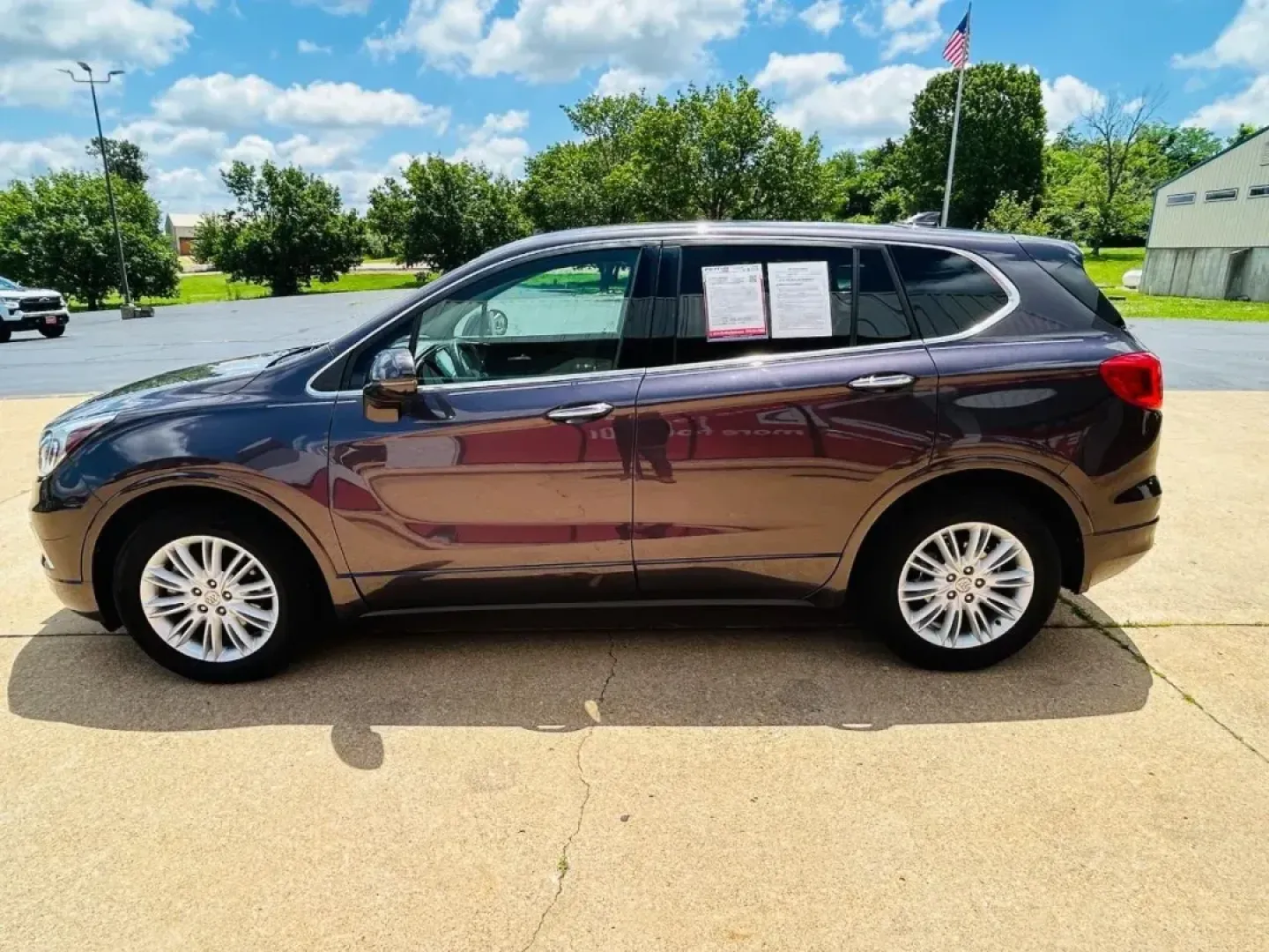 2018 /Light Neutral Leather Buick Envision Preferred (LRBFXBSA0JD) with an 2.5L DOHC 4-cylinder SIDI engine, Automatic transmission, located at 970 Woodlawn Dr., Farmington, MO, 63640, (573) 431-7800, 37.825642, -90.468674 - ### Experience Adventure and Comfort with the 2018 Buick Envision at Pettus CDJR Farmington<br /> <br /> Are you searching for the perfect vehicle to elevate your daily commute or weekend adventures? Look no further than this stunning 2018 Buick Envision, available now at Pettus CDJR Farmington! Thi - Photo#5