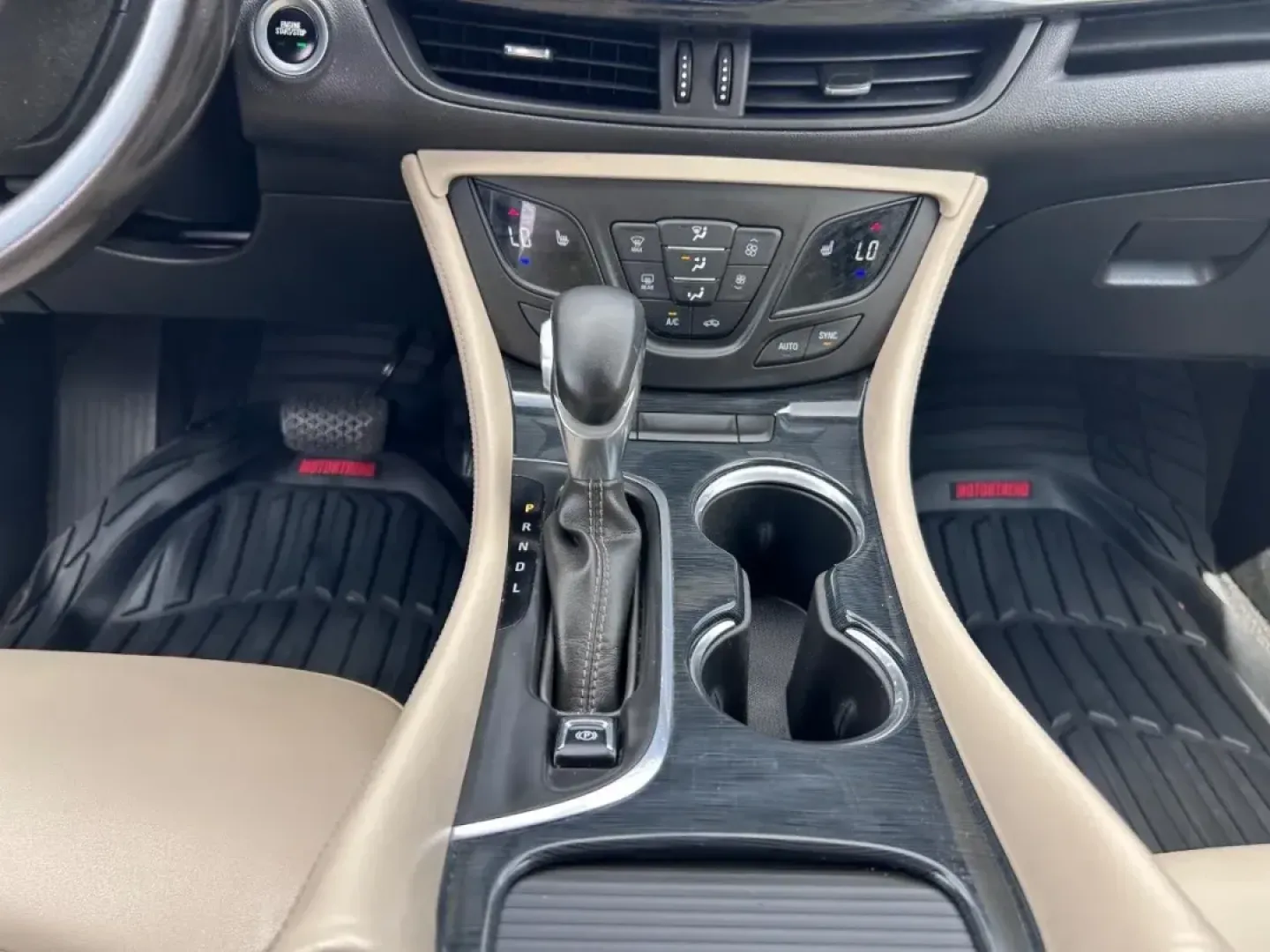 2018 /Light Neutral Leather Buick Envision Preferred (LRBFXBSA0JD) with an 2.5L DOHC 4-cylinder SIDI engine, Automatic transmission, located at 970 Woodlawn Dr., Farmington, MO, 63640, (573) 431-7800, 37.825642, -90.468674 - ### Experience Adventure and Comfort with the 2018 Buick Envision at Pettus CDJR Farmington<br /> <br /> Are you searching for the perfect vehicle to elevate your daily commute or weekend adventures? Look no further than this stunning 2018 Buick Envision, available now at Pettus CDJR Farmington! Thi - Photo#15