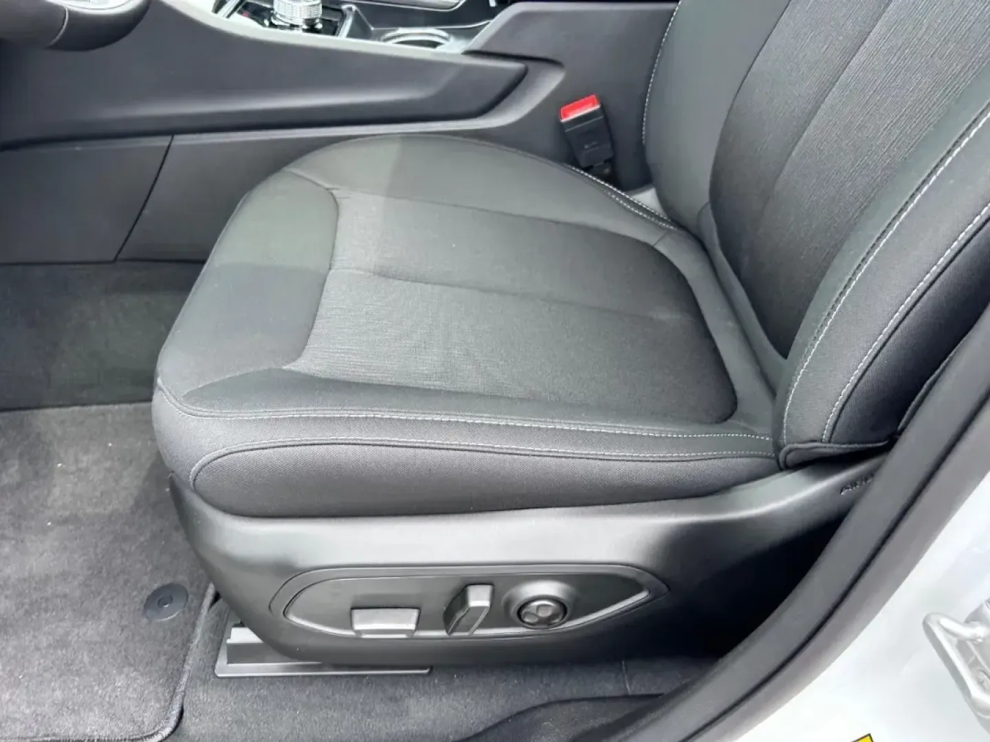 2025 /Global Black Cloth Jeep Grand Cherokee Laredo X (1C4RJHAG1SC) with an 3.6L V6 24V VVT UPG I engine, Automatic transmission, located at 970 Woodlawn Dr., Farmington, MO, 63640, (573) 431-7800, 37.825642, -90.468674 - **Explore the Great Outdoors with the 2025 Jeep Grand Cherokee Laredo X - Your Perfect Adventure Companion!**<br /> <br /> Are you ready to take your family adventures to the next level? Look no further than the 2025 Jeep Grand Cherokee Laredo X, now available at Pettus CDJR Farmington! This SUV is - Photo#20