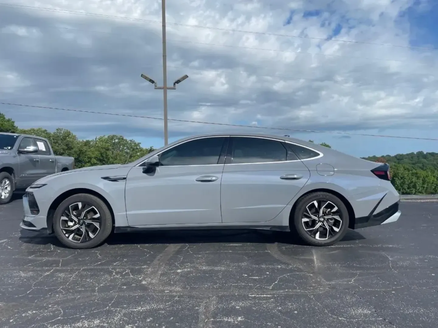 2024 /Cloth Hyundai Sonata SEL (KMHL64JA3RA) with an 2.5L GDI MPI DOHC I4 CVVT engine, Automatic transmission, located at 12836 Highway 21, De Soto, MO, 63020, (636) 337-7777, 38.151867, -90.575615 - **Embrace the Open Road with the 2024 Hyundai Sonata SEL Perfect for Your Next Adventure!**<br /> <br /> Are you ready to elevate your daily commute or embark on weekend getaways? The 2024 Hyundai Sonata SEL is not just a car; it's your ticket to a life filled with memorable journeys and effortless - Photo#1