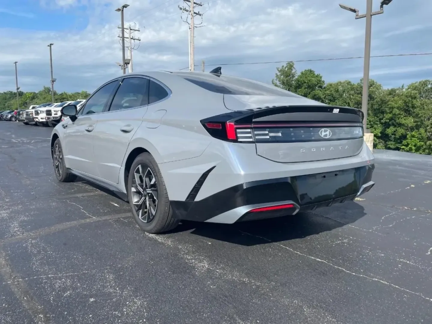 2024 /Cloth Hyundai Sonata SEL (KMHL64JA3RA) with an 2.5L GDI MPI DOHC I4 CVVT engine, Automatic transmission, located at 12836 Highway 21, De Soto, MO, 63020, (636) 337-7777, 38.151867, -90.575615 - **Embrace the Open Road with the 2024 Hyundai Sonata SEL Perfect for Your Next Adventure!**<br /> <br /> Are you ready to elevate your daily commute or embark on weekend getaways? The 2024 Hyundai Sonata SEL is not just a car; it's your ticket to a life filled with memorable journeys and effortless - Photo#29