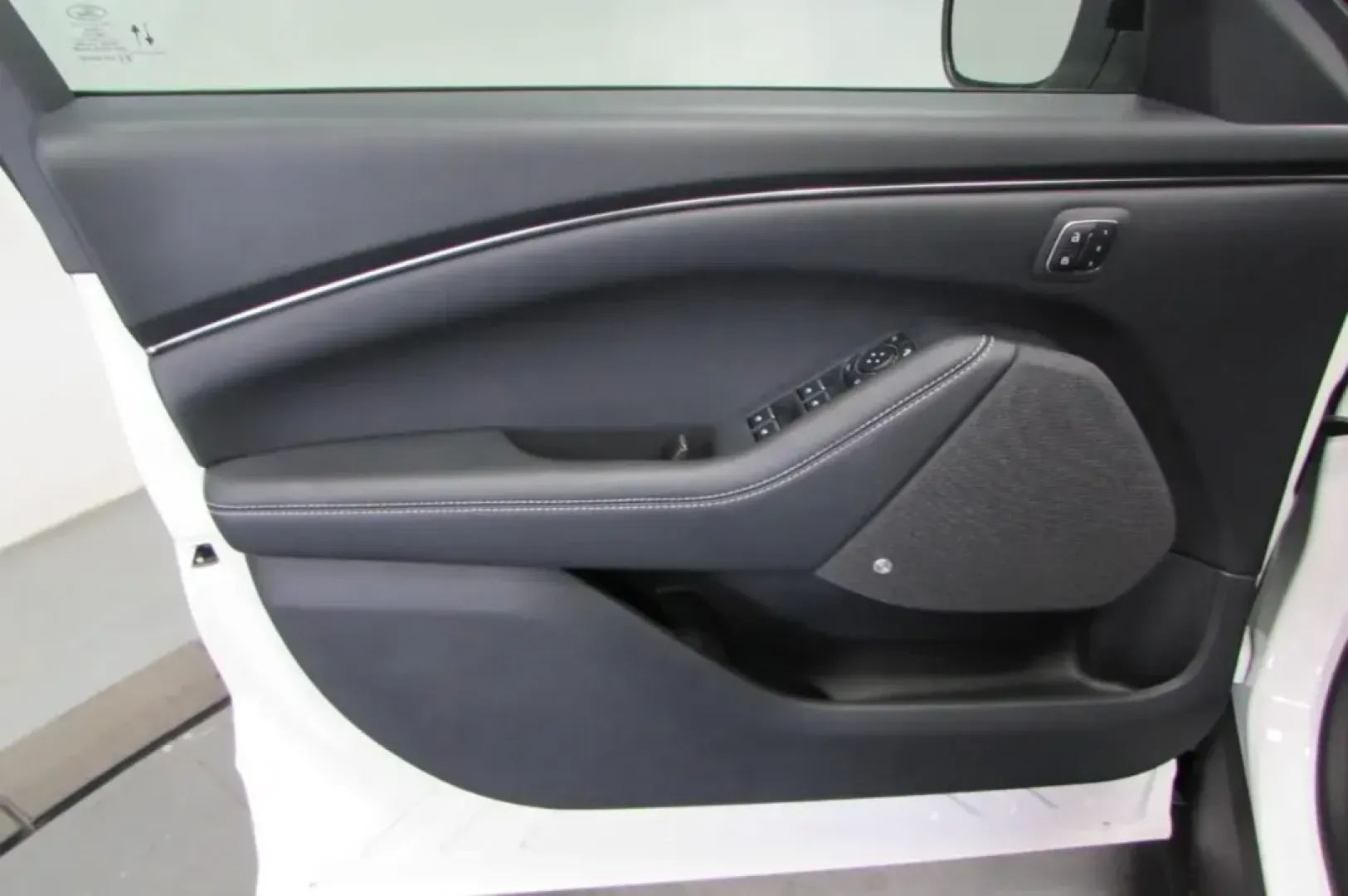 2025 /Light Space Gray Leather Trimm Ford Mustang Mach-E Premium (3FMTK3SU4SM) with an Electric Motor engine, located at 12836 Highway 21, De Soto, MO, 63020, (636) 337-7777, 38.151867, -90.575615 - **Discover the Future of Driving with the 2025 Ford Mustang Mach-E at Pettus Ford De Soto!**<br /> <br /> Are you ready to elevate your driving experience? This 2025 Ford Mustang Mach-E Premium is not just a vehicle; it's a lifestyle choice for modern adventurers and eco-friendly enthusiasts alike. - Photo#11