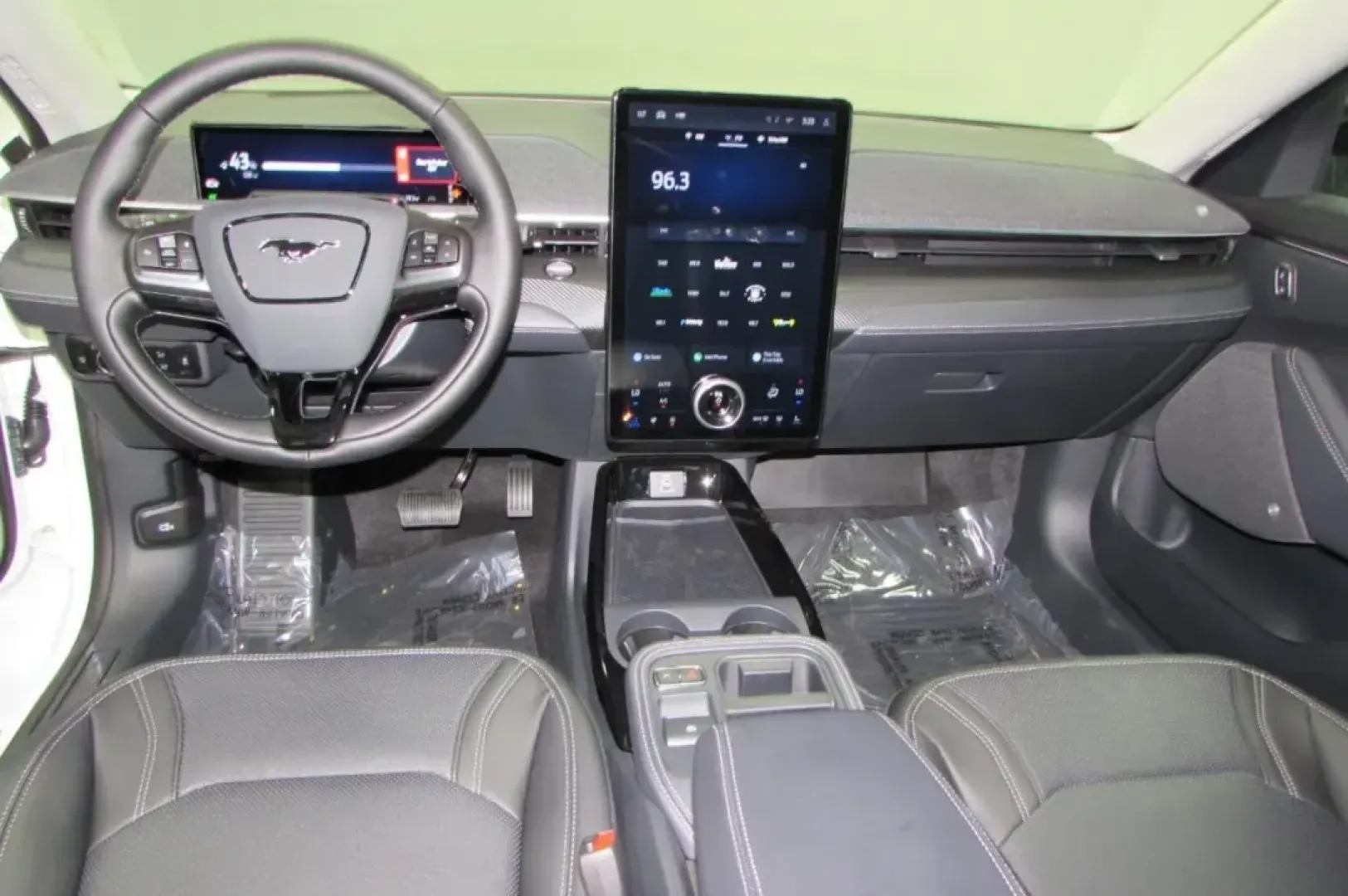 2025 /Light Space Gray Leather Trimm Ford Mustang Mach-E Premium (3FMTK3SU4SM) with an Electric Motor engine, located at 12836 Highway 21, De Soto, MO, 63020, (636) 337-7777, 38.151867, -90.575615 - **Discover the Future of Driving with the 2025 Ford Mustang Mach-E at Pettus Ford De Soto!**<br /> <br /> Are you ready to elevate your driving experience? This 2025 Ford Mustang Mach-E Premium is not just a vehicle; it's a lifestyle choice for modern adventurers and eco-friendly enthusiasts alike. - Photo#22