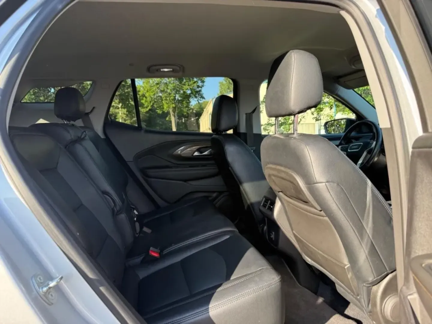 2021 /Jet Black Leather GMC Terrain SLE (3GKALTEVXML) with an 1.5L Turbo DOHC 4-cylinder / SIDI / VVT engine, Automatic transmission, located at 970 Woodlawn Dr., Farmington, MO, 63640, (573) 431-7800, 37.825642, -90.468674 - **Experience Adventure with the 2021 GMC Terrain SLE Your Ultimate SUV Companion!**<br /> <br /> Whether you're navigating the bustling streets of Farmington, MO, or embarking on weekend getaways to nearby attractions like the Mark Twain National Forest, the 2021 GMC Terrain SLE is your ticket to a - Photo#9