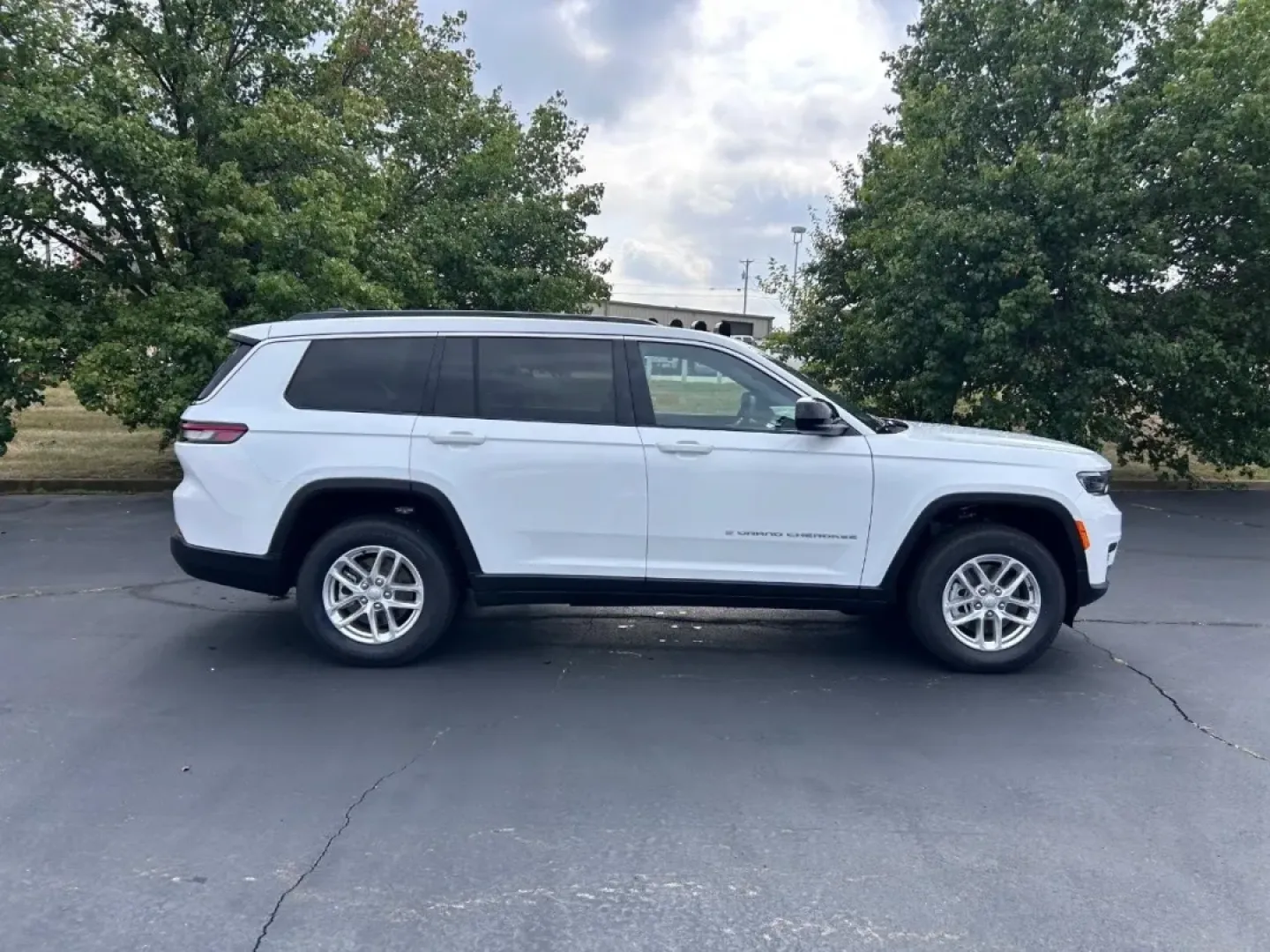 2025 /Global Black Cloth Jeep Grand Cherokee Laredo (1C4RJKAG9S8) with an 3.6L V6 24V VVT UPG I engine, Automatic transmission, located at 970 Woodlawn Dr., Farmington, MO, 63640, (573) 431-7800, 37.825642, -90.468674 - Experience the thrill of adventure and the comfort of family travel with this stunning 2025 Jeep Grand Cherokee L, available now at Pettus CDJR Farmington. Located at 970 Woodlawn Drive, Farmington, MO 63640, our dealership specializes in quality used vehicles and is proud to offer this exceptional - Photo#1