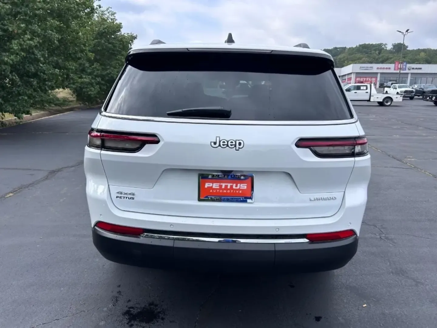 2025 /Global Black Cloth Jeep Grand Cherokee Laredo (1C4RJKAG9S8) with an 3.6L V6 24V VVT UPG I engine, Automatic transmission, located at 970 Woodlawn Dr., Farmington, MO, 63640, (573) 431-7800, 37.825642, -90.468674 - Experience the thrill of adventure and the comfort of family travel with this stunning 2025 Jeep Grand Cherokee L, available now at Pettus CDJR Farmington. Located at 970 Woodlawn Drive, Farmington, MO 63640, our dealership specializes in quality used vehicles and is proud to offer this exceptional - Photo#3
