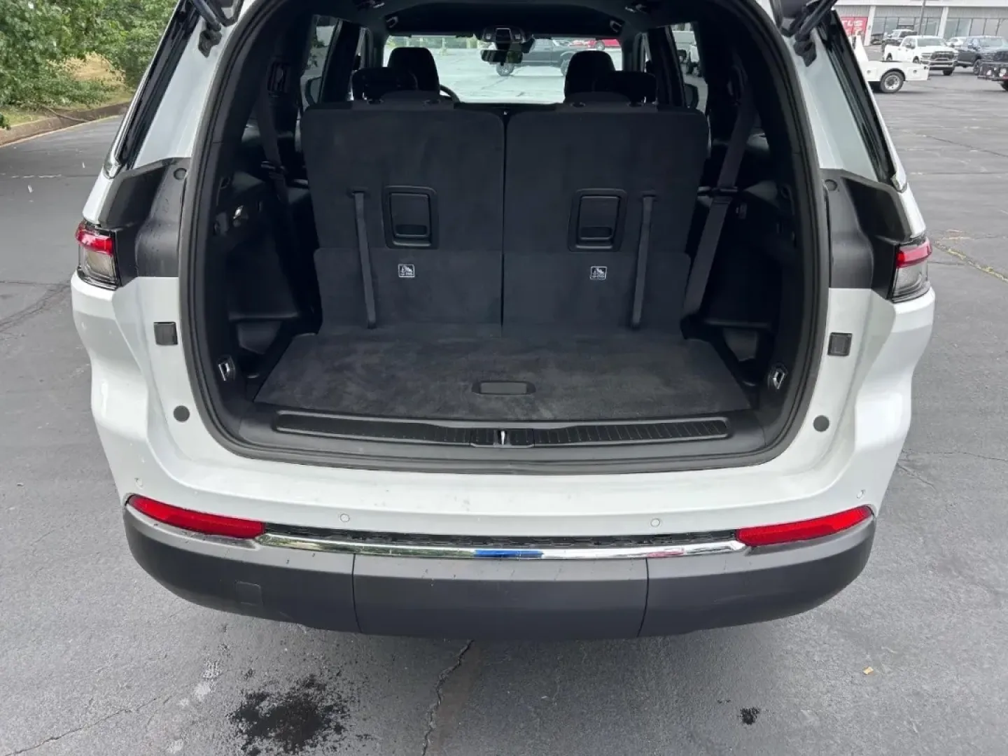 2025 /Global Black Cloth Jeep Grand Cherokee Laredo (1C4RJKAG9S8) with an 3.6L V6 24V VVT UPG I engine, Automatic transmission, located at 970 Woodlawn Dr., Farmington, MO, 63640, (573) 431-7800, 37.825642, -90.468674 - Experience the thrill of adventure and the comfort of family travel with this stunning 2025 Jeep Grand Cherokee L, available now at Pettus CDJR Farmington. Located at 970 Woodlawn Drive, Farmington, MO 63640, our dealership specializes in quality used vehicles and is proud to offer this exceptional - Photo#4