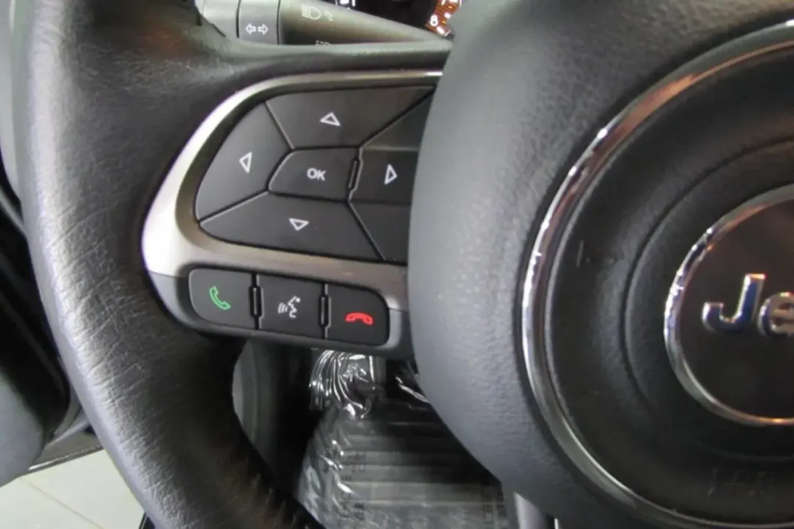2022 /Ski Gray/Black Leather Jeep Renegade Limited (ZACNJDD17NP) with an Other engine, Automatic transmission, located at 12830 Highway 21, De Soto, MO, 63020, (636) 337-7777, 38.153099, -90.573624 - USED 2022 Jeep Renegade Limited from Pettus Chrysler Dodge Jeep Ram De Soto, De Soto MO. - Photo#15