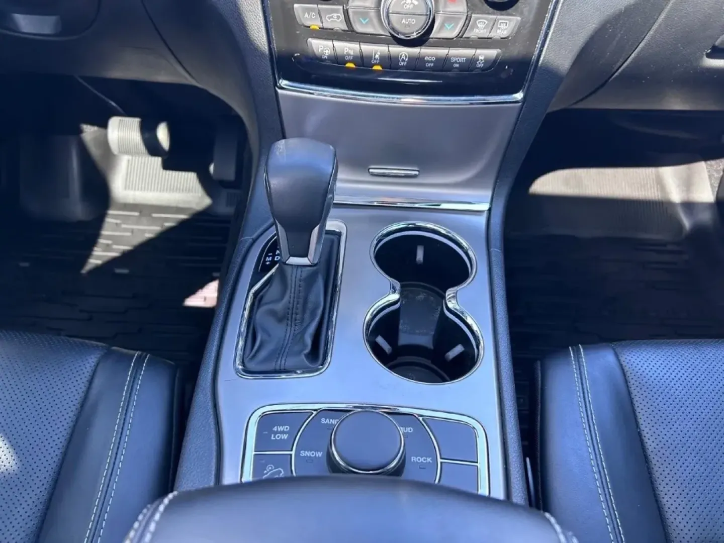 2021 /Black Leather Jeep Grand Cherokee 80th Anniversary Edition (1C4RJFBG9MC) with an 3.6L V6 24V VVT UPG I engine, Automatic transmission, located at 970 Woodlawn Dr., Farmington, MO, 63640, (573) 431-7800, 37.825642, -90.468674 - ### Unleash Your Adventurous Spirit with the 2021 Jeep Grand Cherokee 80th Anniversary Edition!<br /> <br /> Are you ready to elevate your lifestyle with a vehicle that seamlessly combines rugged capability and everyday comfort? The 2021 Jeep Grand Cherokee 80th Anniversary Edition is the perfect co - Photo#17