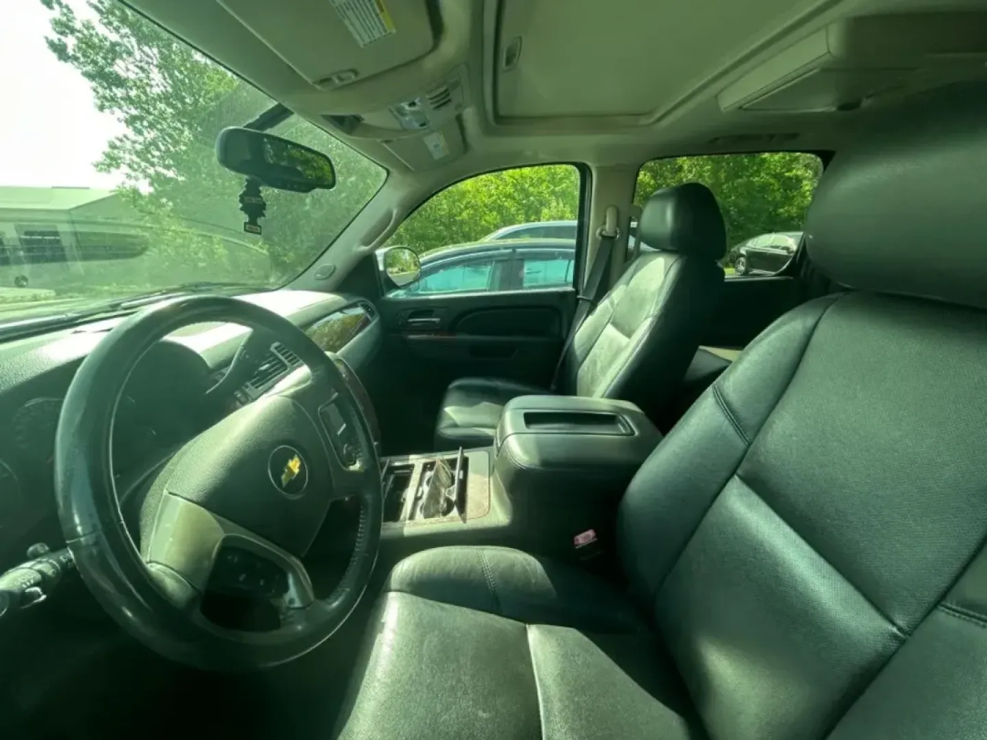 2013 /Ebony Leather Chevrolet Suburban 1500 LTZ (1GNSKKE78DR) with an Vortec 5.3L V8 SFI FlexFuel engine, Automatic transmission, located at 970 Woodlawn Dr., Farmington, MO, 63640, (573) 431-7800, 37.825642, -90.468674 - USED 2013 Chevrolet Suburban 1500 LTZ from Pettus CDJR Farmington, Farmington MO. - Photo#2