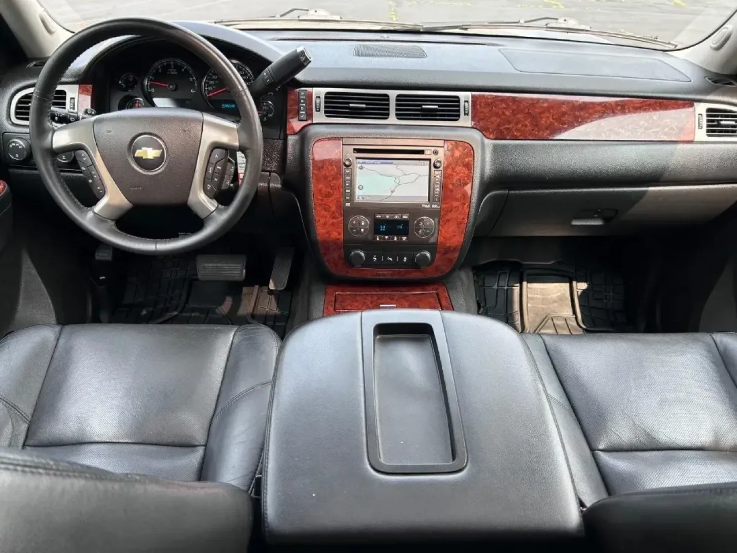 2013 /Ebony Leather Chevrolet Suburban 1500 LTZ (1GNSKKE78DR) with an Vortec 5.3L V8 SFI FlexFuel engine, Automatic transmission, located at 970 Woodlawn Dr., Farmington, MO, 63640, (573) 431-7800, 37.825642, -90.468674 - USED 2013 Chevrolet Suburban 1500 LTZ from Pettus CDJR Farmington, Farmington MO. - Photo#13