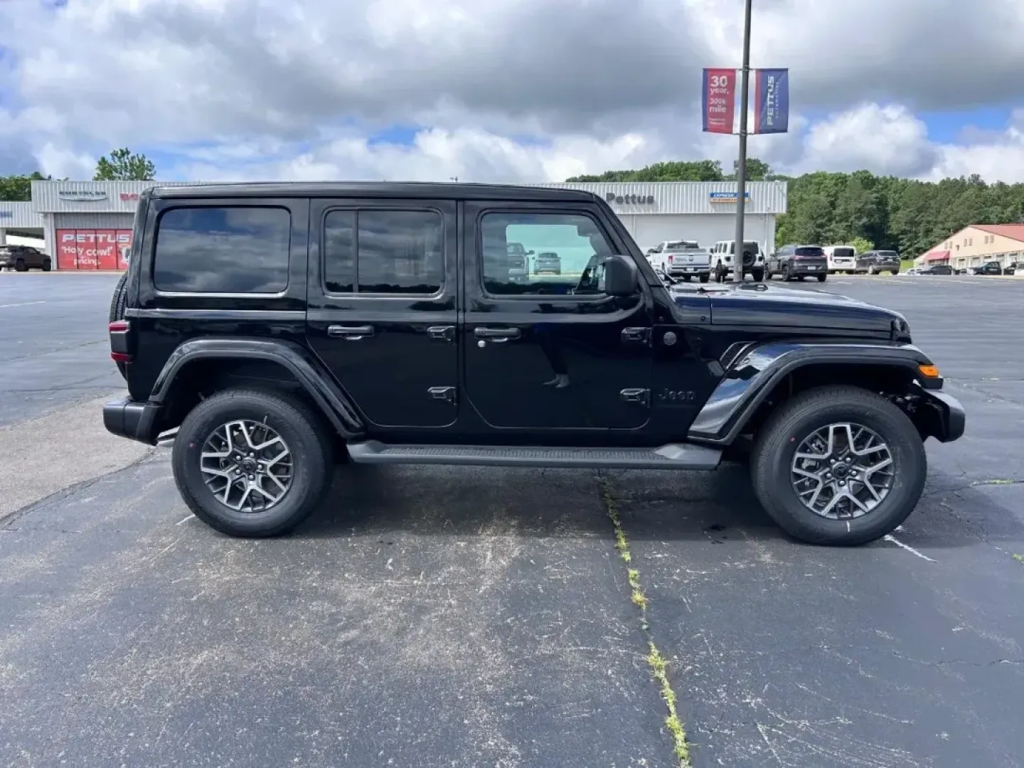 2025 /Black Leather Jeep Wrangler Sahara (1C4PJXEG1SW) with an 3.6L V6 engine, Automatic transmission, located at 970 Woodlawn Dr., Farmington, MO, 63640, (573) 431-7800, 37.825642, -90.468674 - **Unleash Adventure with the 2025 Jeep Wrangler Sahara at Pettus CDJR Farmington!**<br /> <br /> If you're seeking a vehicle that embodies freedom and adventure, look no further than the stunning 2025 Jeep Wrangler Sahara, now available at Pettus CDJR Farmington. Located at 970 Woodlawn Drive, Farmi - Photo#1