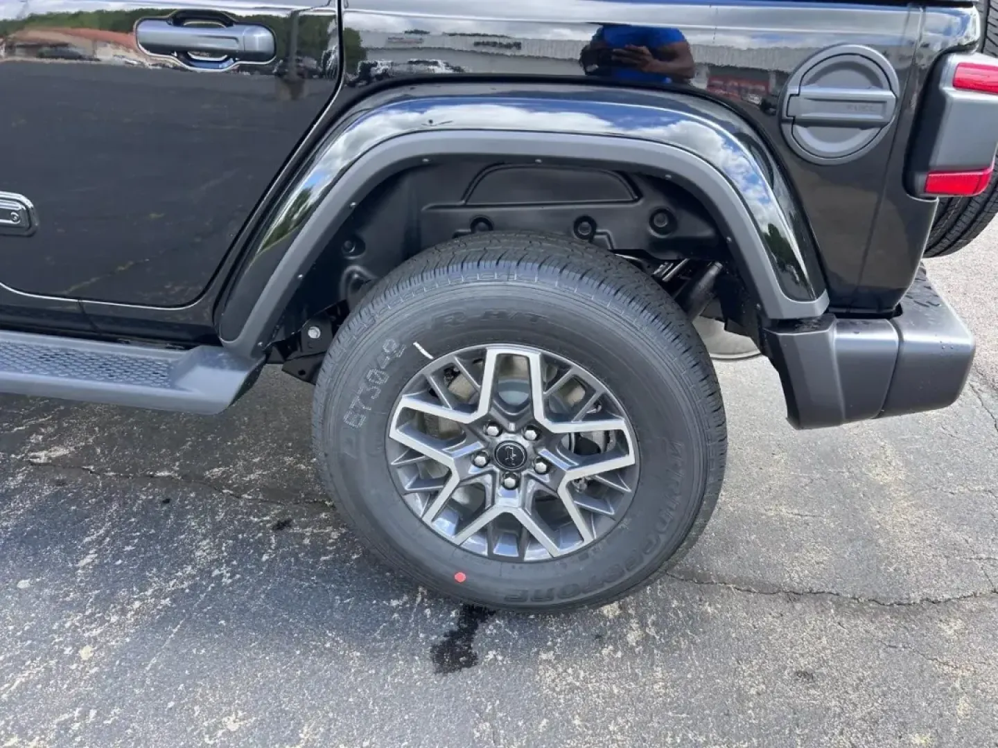 2025 /Black Leather Jeep Wrangler Sahara (1C4PJXEG1SW) with an 3.6L V6 engine, Automatic transmission, located at 970 Woodlawn Dr., Farmington, MO, 63640, (573) 431-7800, 37.825642, -90.468674 - **Unleash Adventure with the 2025 Jeep Wrangler Sahara at Pettus CDJR Farmington!**<br /> <br /> If you're seeking a vehicle that embodies freedom and adventure, look no further than the stunning 2025 Jeep Wrangler Sahara, now available at Pettus CDJR Farmington. Located at 970 Woodlawn Drive, Farmi - Photo#5
