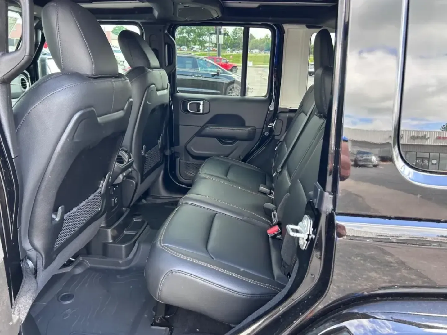 2025 /Black Leather Jeep Wrangler Sahara (1C4PJXEG1SW) with an 3.6L V6 engine, Automatic transmission, located at 970 Woodlawn Dr., Farmington, MO, 63640, (573) 431-7800, 37.825642, -90.468674 - **Unleash Adventure with the 2025 Jeep Wrangler Sahara at Pettus CDJR Farmington!**<br /> <br /> If you're seeking a vehicle that embodies freedom and adventure, look no further than the stunning 2025 Jeep Wrangler Sahara, now available at Pettus CDJR Farmington. Located at 970 Woodlawn Drive, Farmi - Photo#8