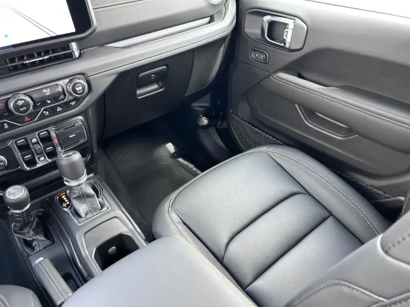 2025 /Black Leather Jeep Wrangler Sahara (1C4PJXEG1SW) with an 3.6L V6 engine, Automatic transmission, located at 970 Woodlawn Dr., Farmington, MO, 63640, (573) 431-7800, 37.825642, -90.468674 - **Unleash Adventure with the 2025 Jeep Wrangler Sahara at Pettus CDJR Farmington!**<br /> <br /> If you're seeking a vehicle that embodies freedom and adventure, look no further than the stunning 2025 Jeep Wrangler Sahara, now available at Pettus CDJR Farmington. Located at 970 Woodlawn Drive, Farmi - Photo#16