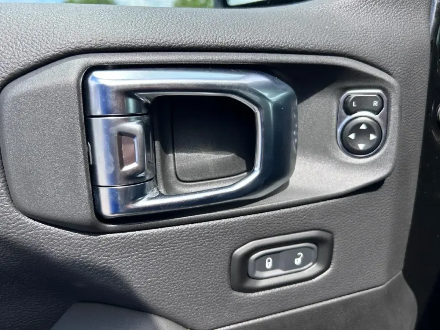 2025 /Black Leather Jeep Wrangler Sahara (1C4PJXEG1SW) with an 3.6L V6 engine, Automatic transmission, located at 970 Woodlawn Dr., Farmington, MO, 63640, (573) 431-7800, 37.825642, -90.468674 - **Unleash Adventure with the 2025 Jeep Wrangler Sahara at Pettus CDJR Farmington!**<br /> <br /> If you're seeking a vehicle that embodies freedom and adventure, look no further than the stunning 2025 Jeep Wrangler Sahara, now available at Pettus CDJR Farmington. Located at 970 Woodlawn Drive, Farmi - Photo#17