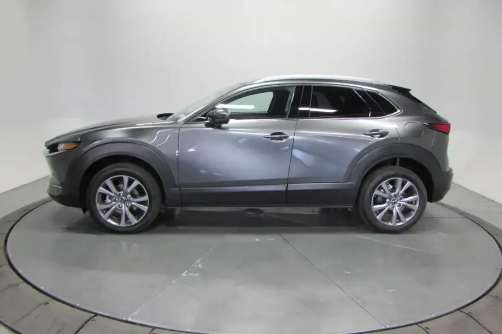 2024 Mazda CX-30 2.5 S Premium Package (3MVDMBDM6RM) with an 2.5L SKYACTIV-G DOHC 16-Valve 4-Cylinder engine, Automatic transmission, located at 141 Commercial Dr, Fredericktown, MO, 63645, (573) 783-6432, 37.570087, -90.320648 - USED 2024 Mazda CX-30 2.5 S Premium Package from Pettus Ford Fredericktown, Fredericktown MO. - Photo#4